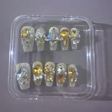 4 different nail sets!!