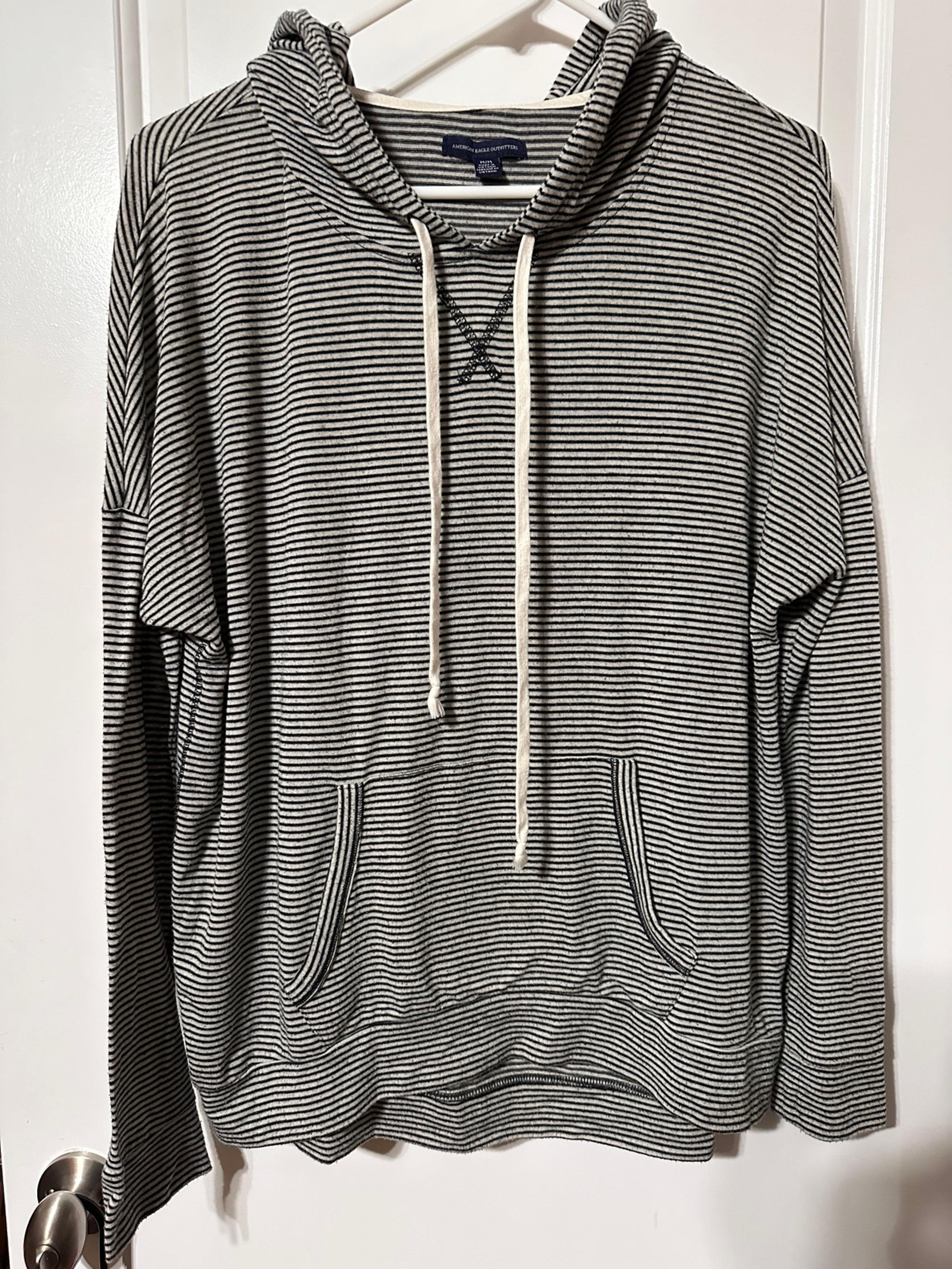 American Eagle Hooded Long Sleeve Shirt  Size M