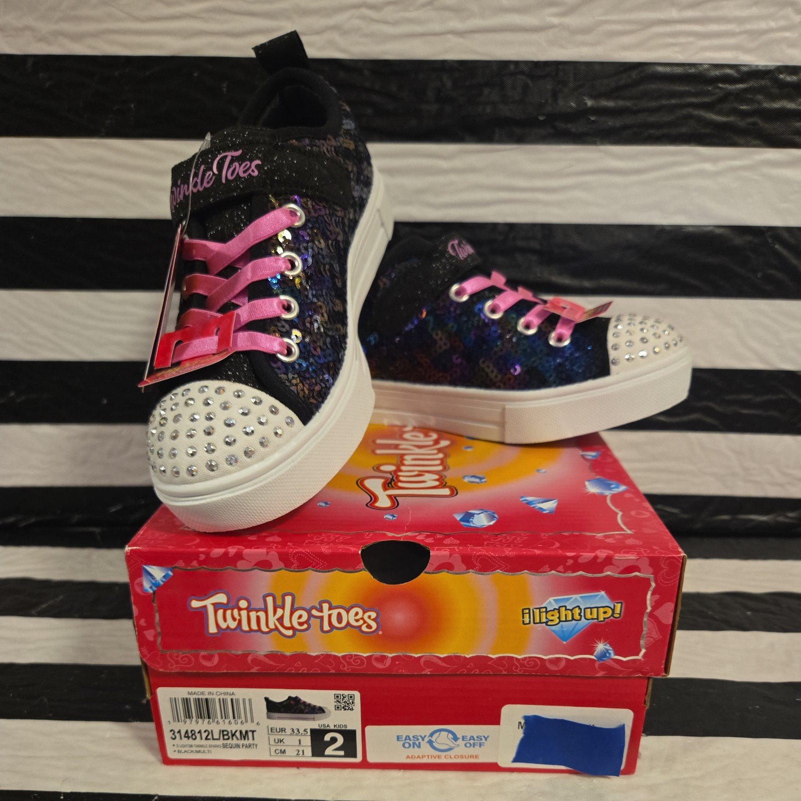 Size 2 SKECHERS Twinkle Toes Sequin Party Girls Shoes Light Up Purple Black NIB