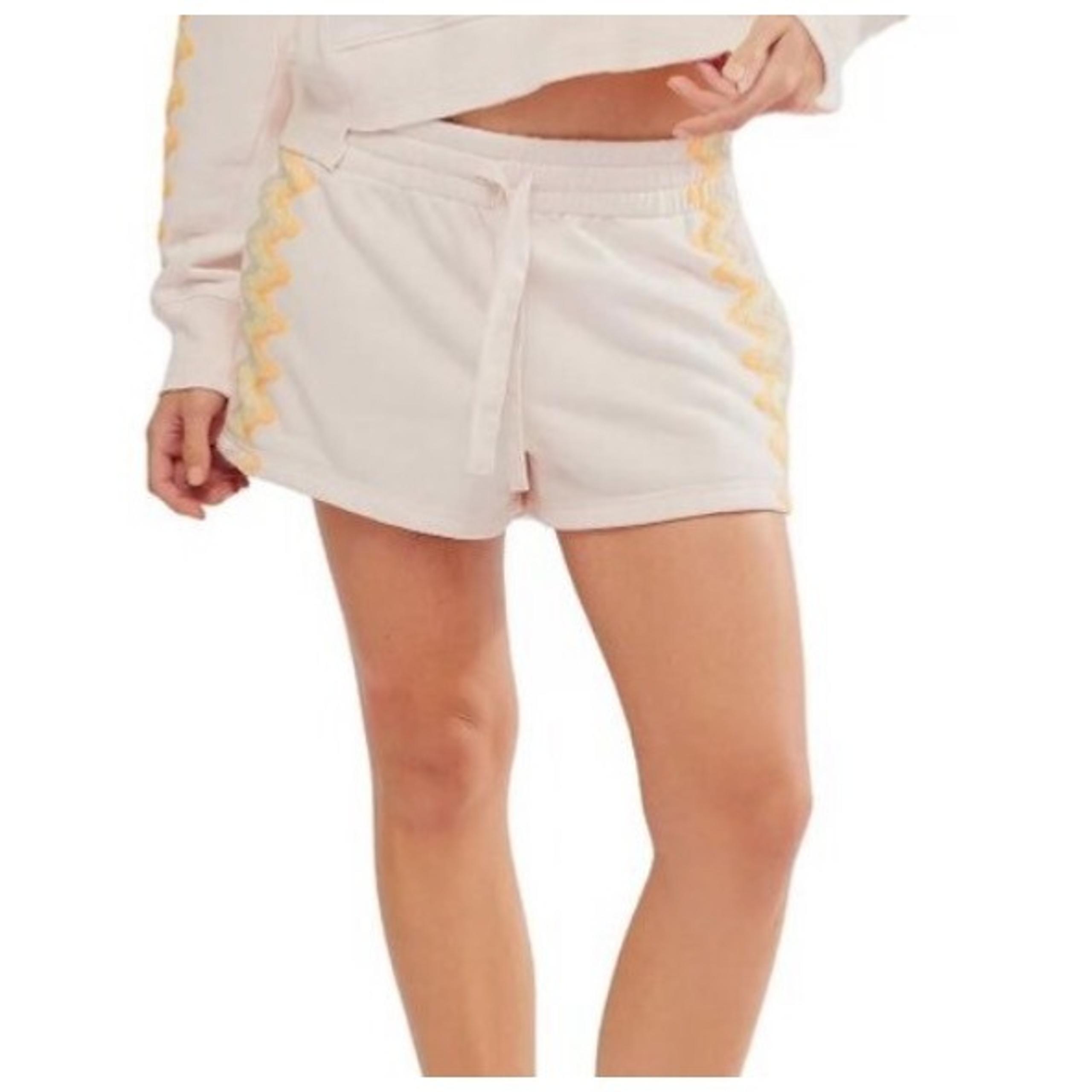 FP Movement Shorts L Feeling Wavy Cream White Striped Shorts Athleticwear Sporty