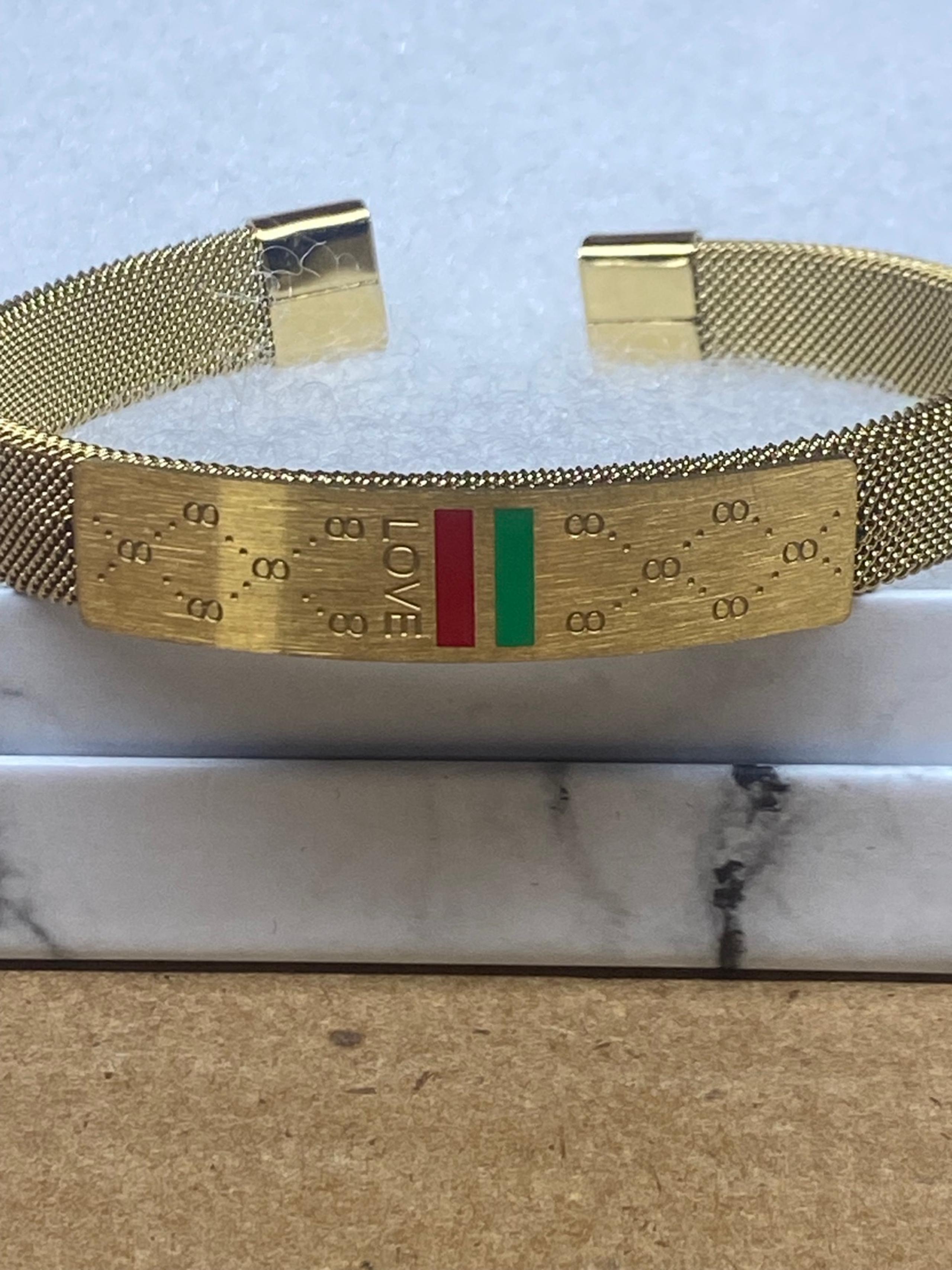 Unisex gold bracelet