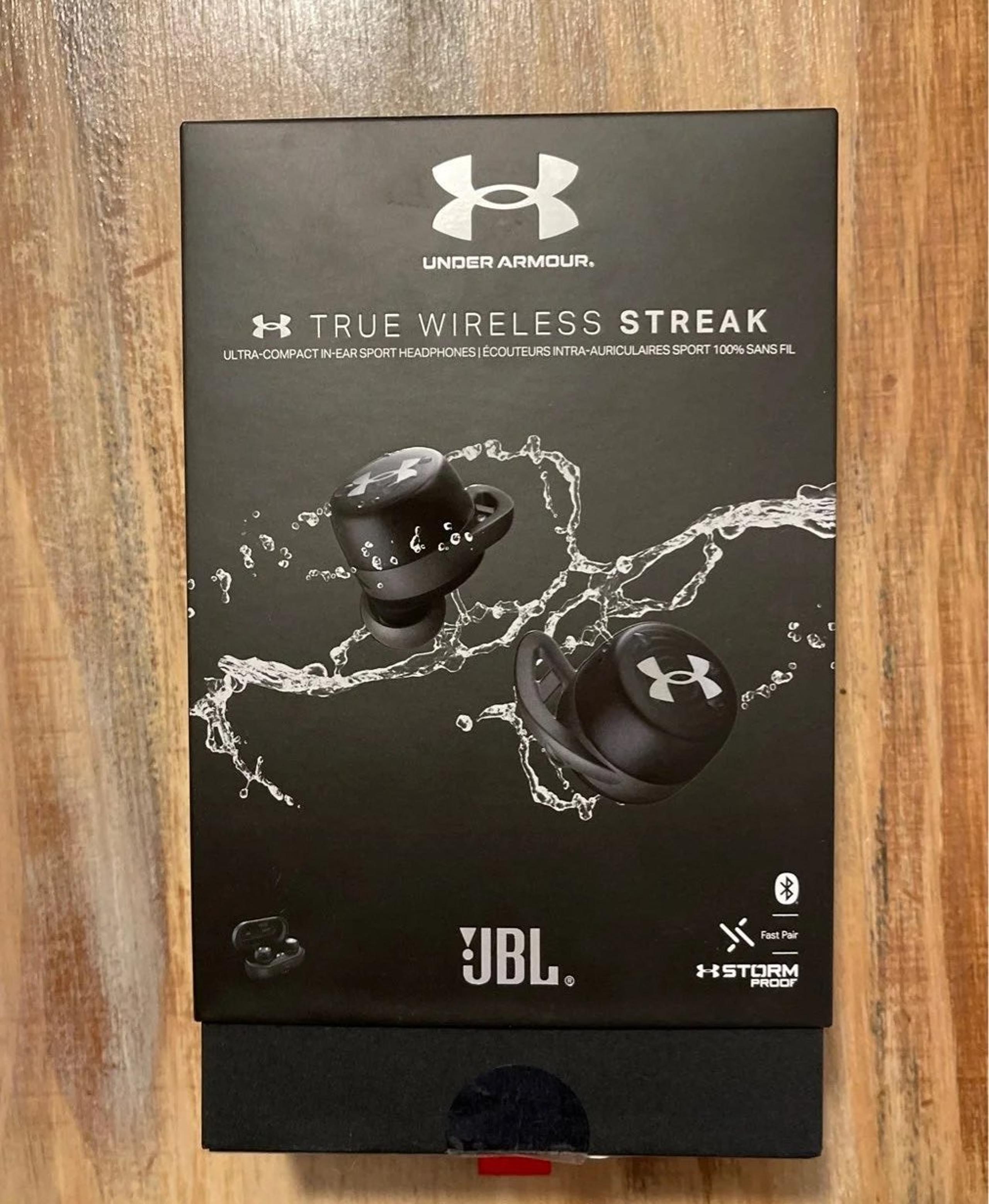 Under Armour True Wirless Streak Earbuds