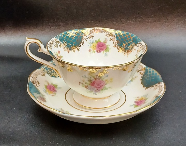 Footed Tea Cup & Saucer Royal Albert Empress Series Cleopatra