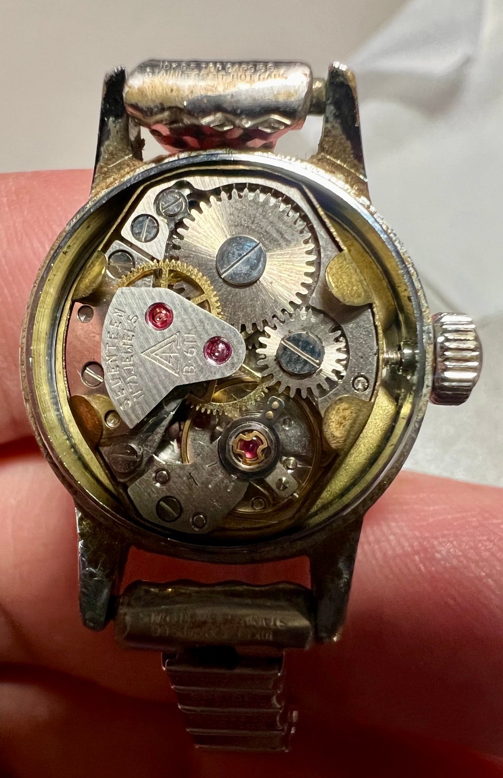 Vintage working keeps time Westclox wind up watch 10kGF 17 Jewels stretch band