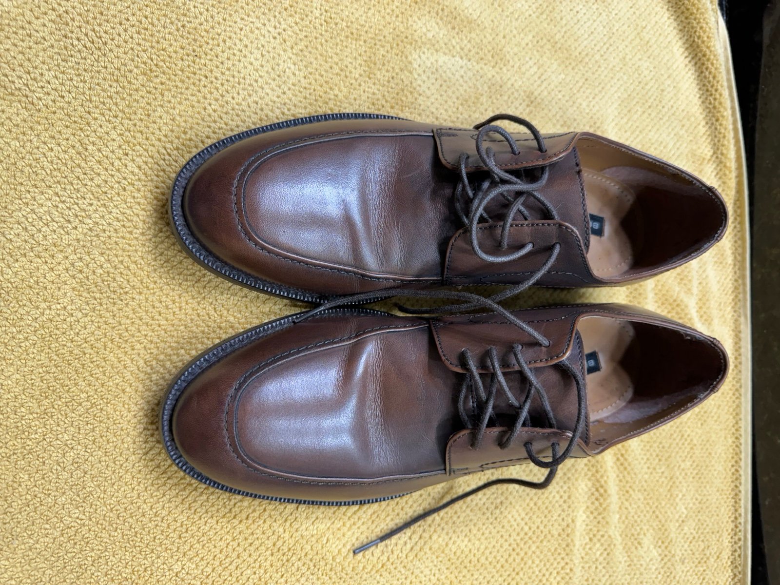 Men’s Bastonian apron front dress shoes 9