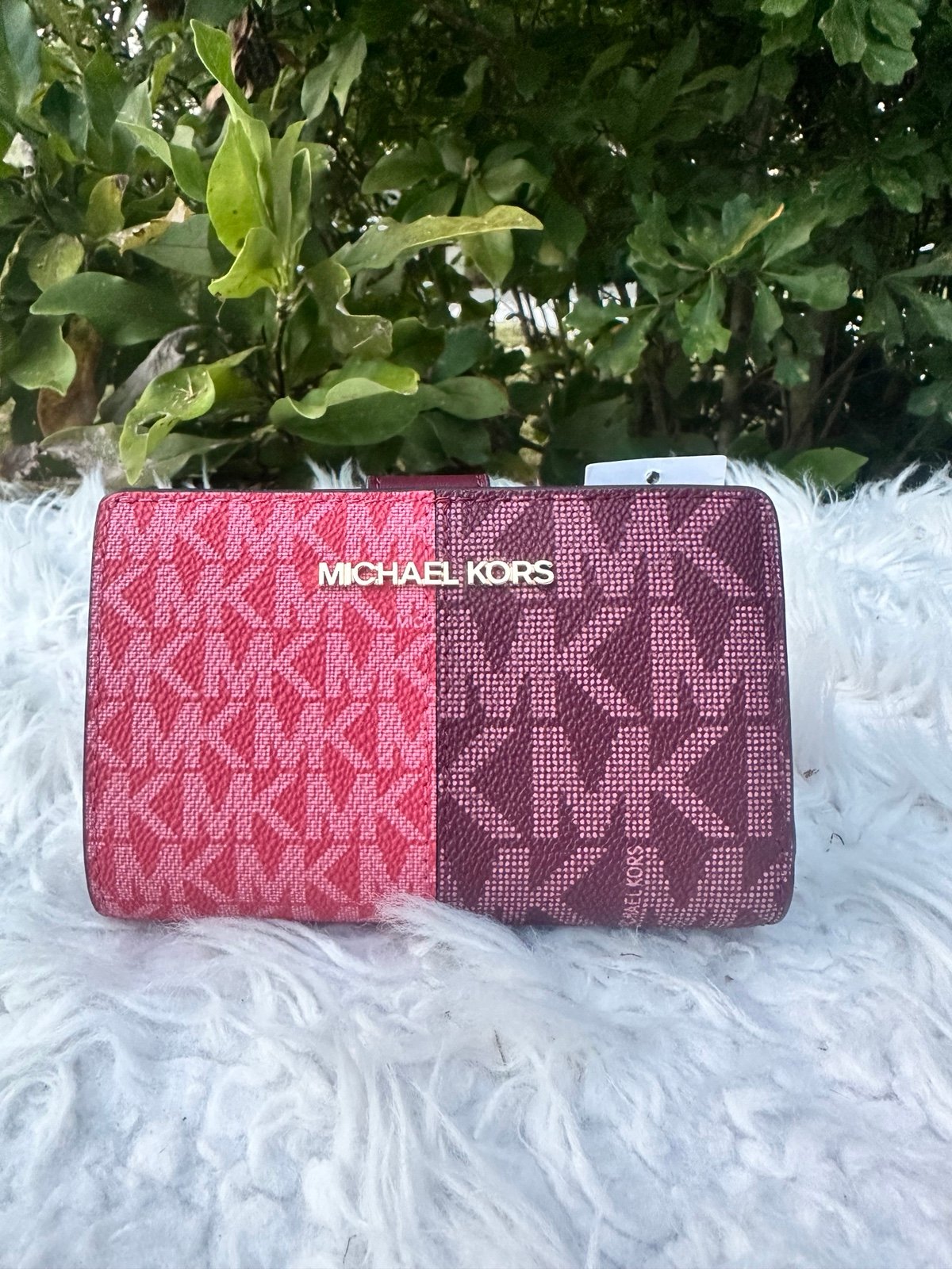 Michael Kors Bifold coin wallet o blood multi mk logo