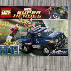 Lego 6867 Marvel Super Heroes: Loki’s Cosmic Cube Escape