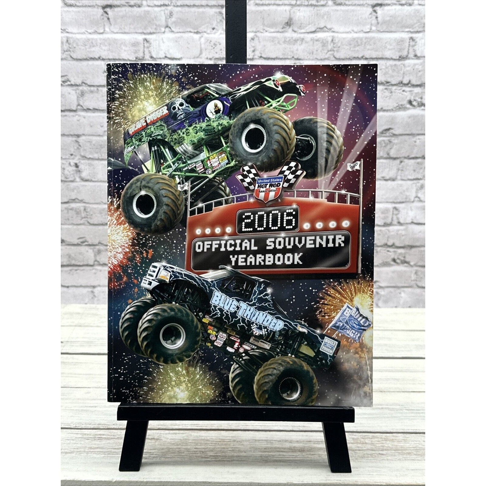 Monster Jam 2006 Official Souvenir Yearbook Magazine Grave Digger Monster Jam