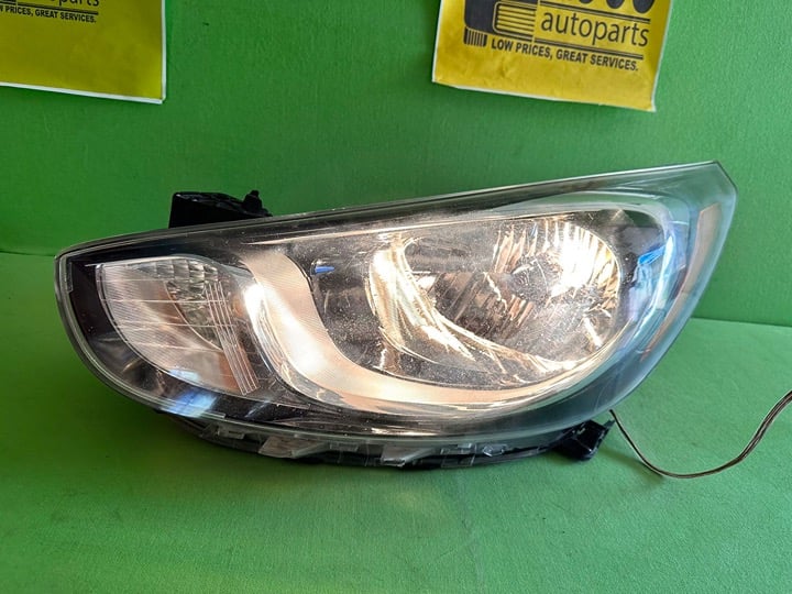 2012 2013 2014 Hyundai Accent GLS Halogen Headlight Left Driver side OEM