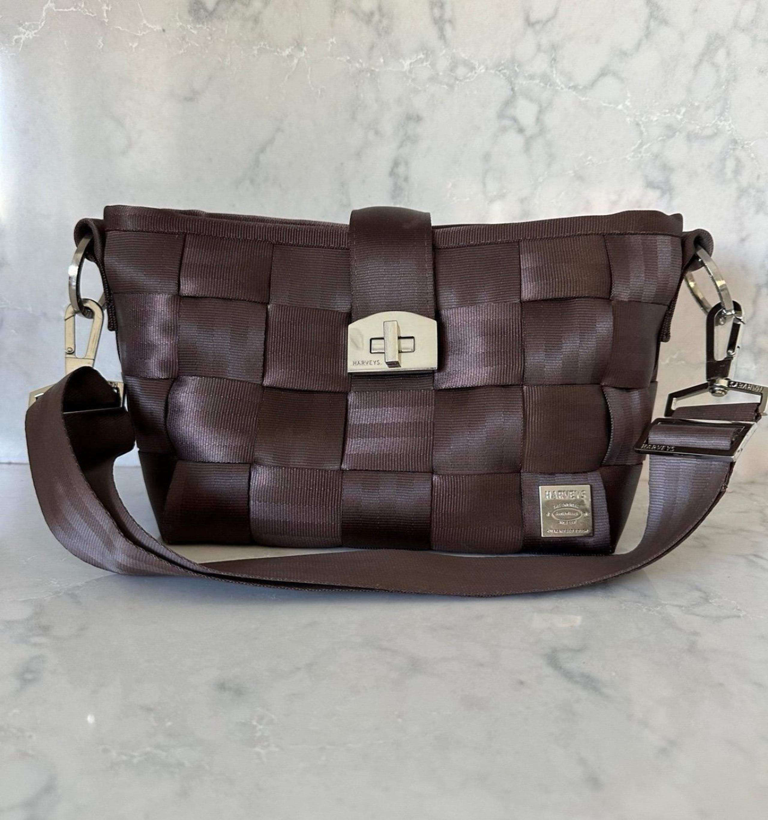 FREE SHIPPING Harveys Seatbelt Bag brown Carriage Medium Hobo vintage purse EUC