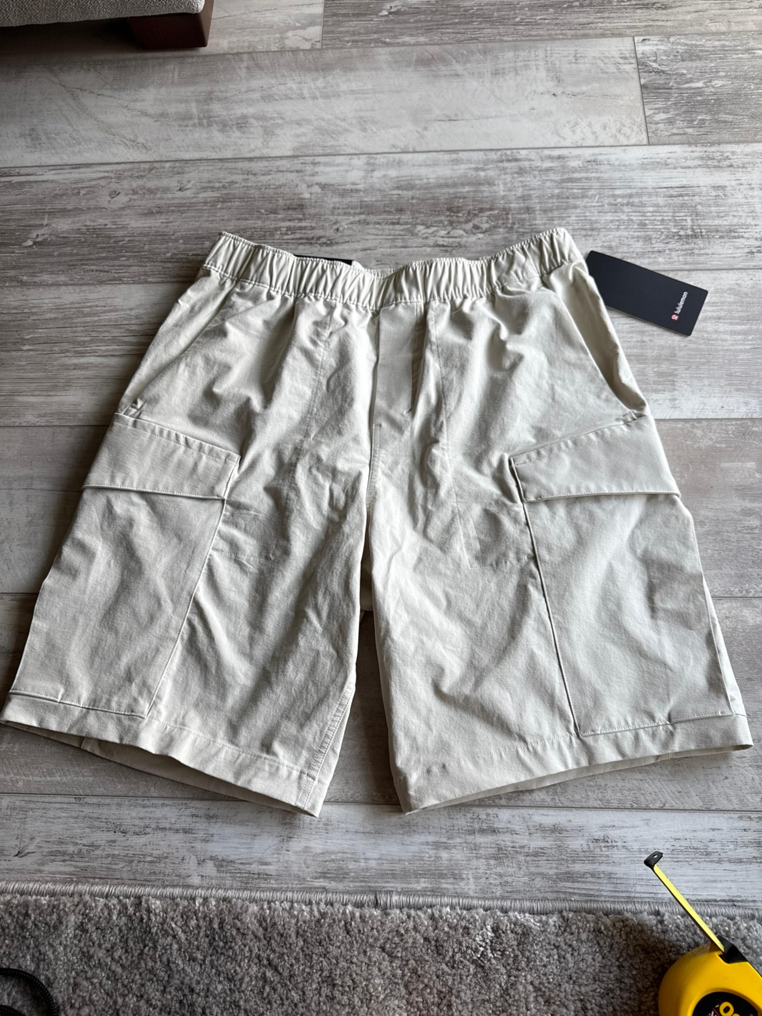 BNWT versetwill cargo pocket shorts men’s lululemon