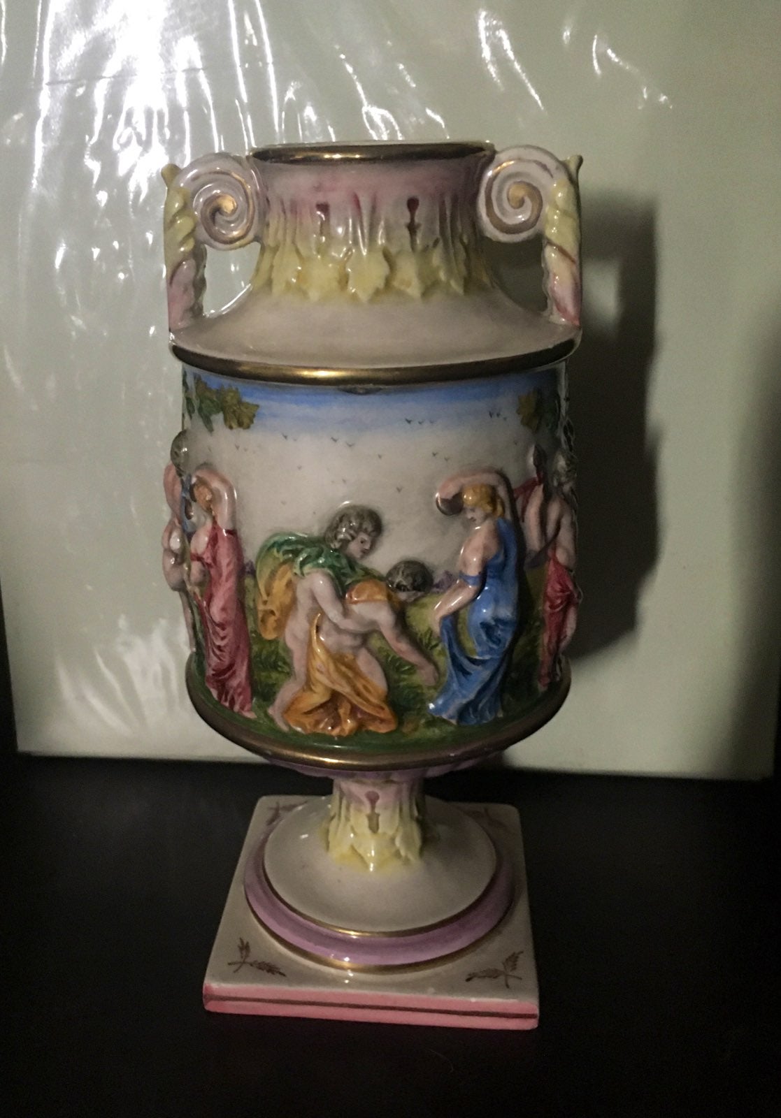capodimonte urn/ vase