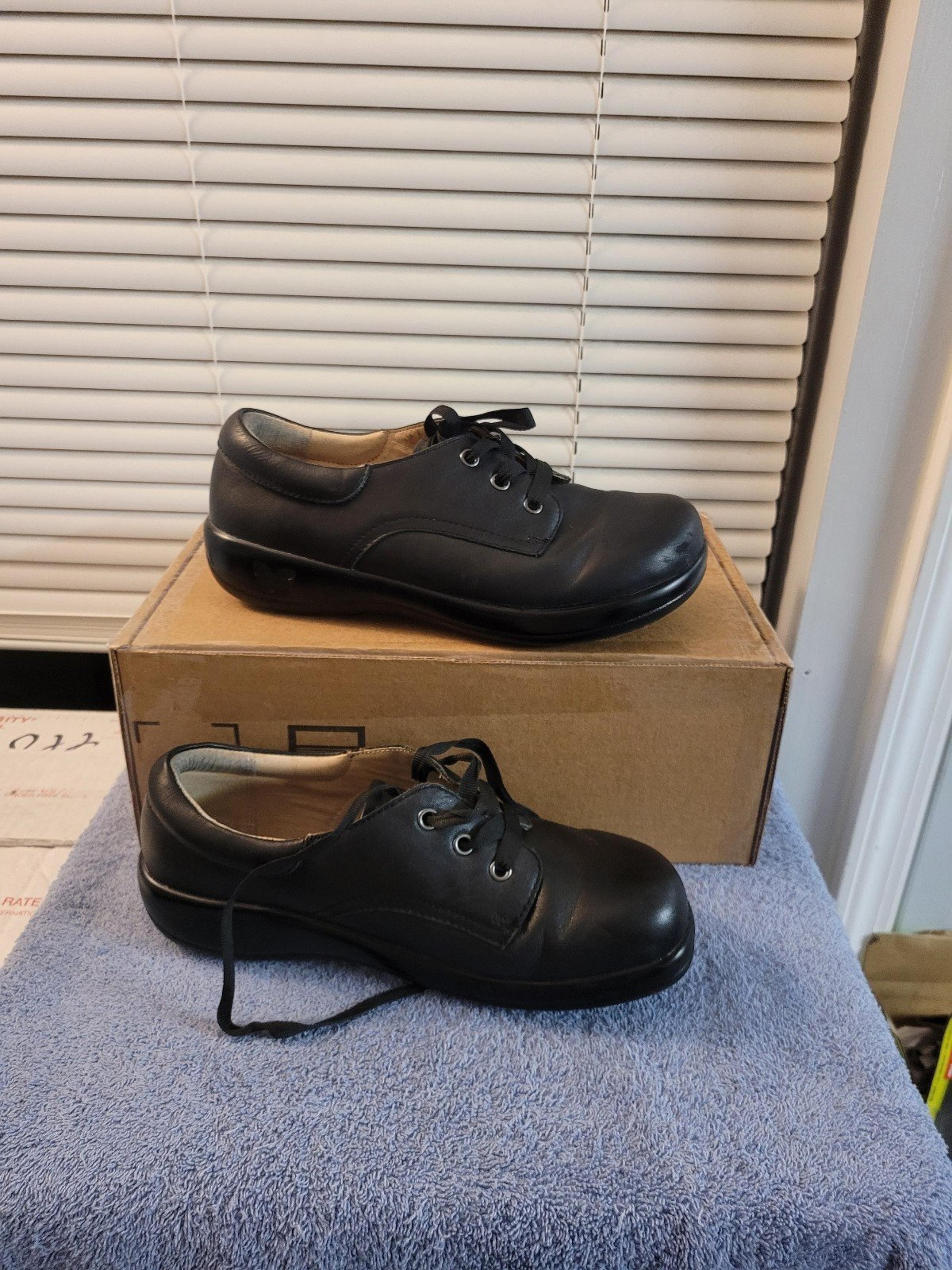 Women's Alegria leather comfort work shoes