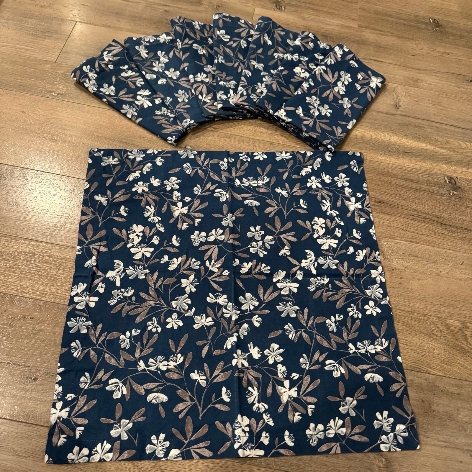 The Company Store Cloth Napkins Set of 8 Cottage Core Floral Blue Spring Summer