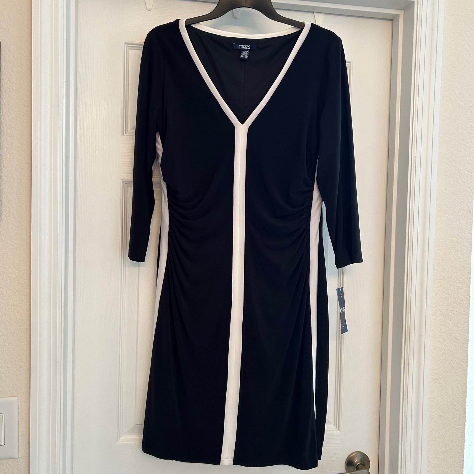 CHAPS Dress Stretch V-neck Black W/ White Accents Size XL