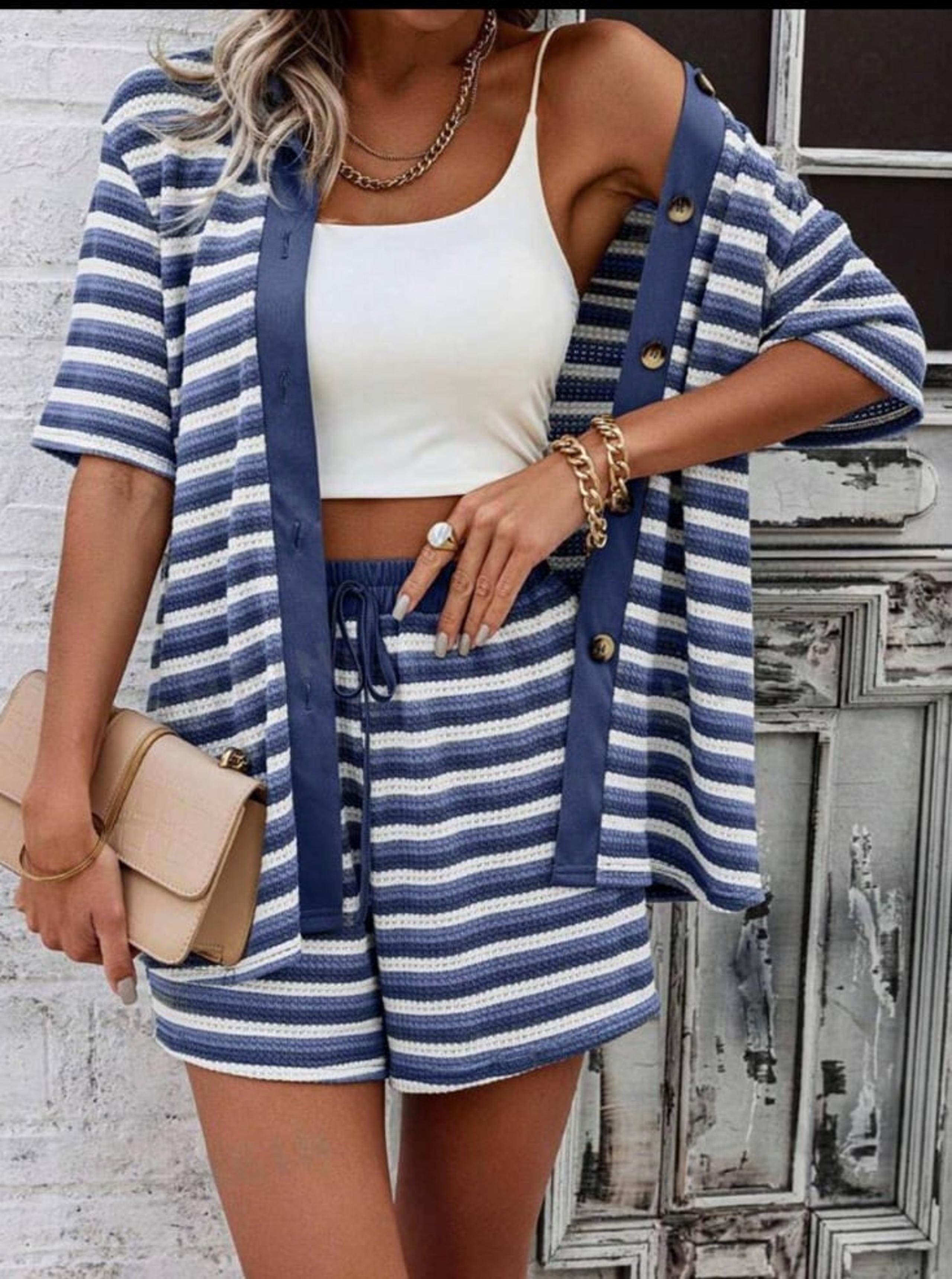 NWOT Women's Striped Short Sleeve Top And Shorts Set For Summer