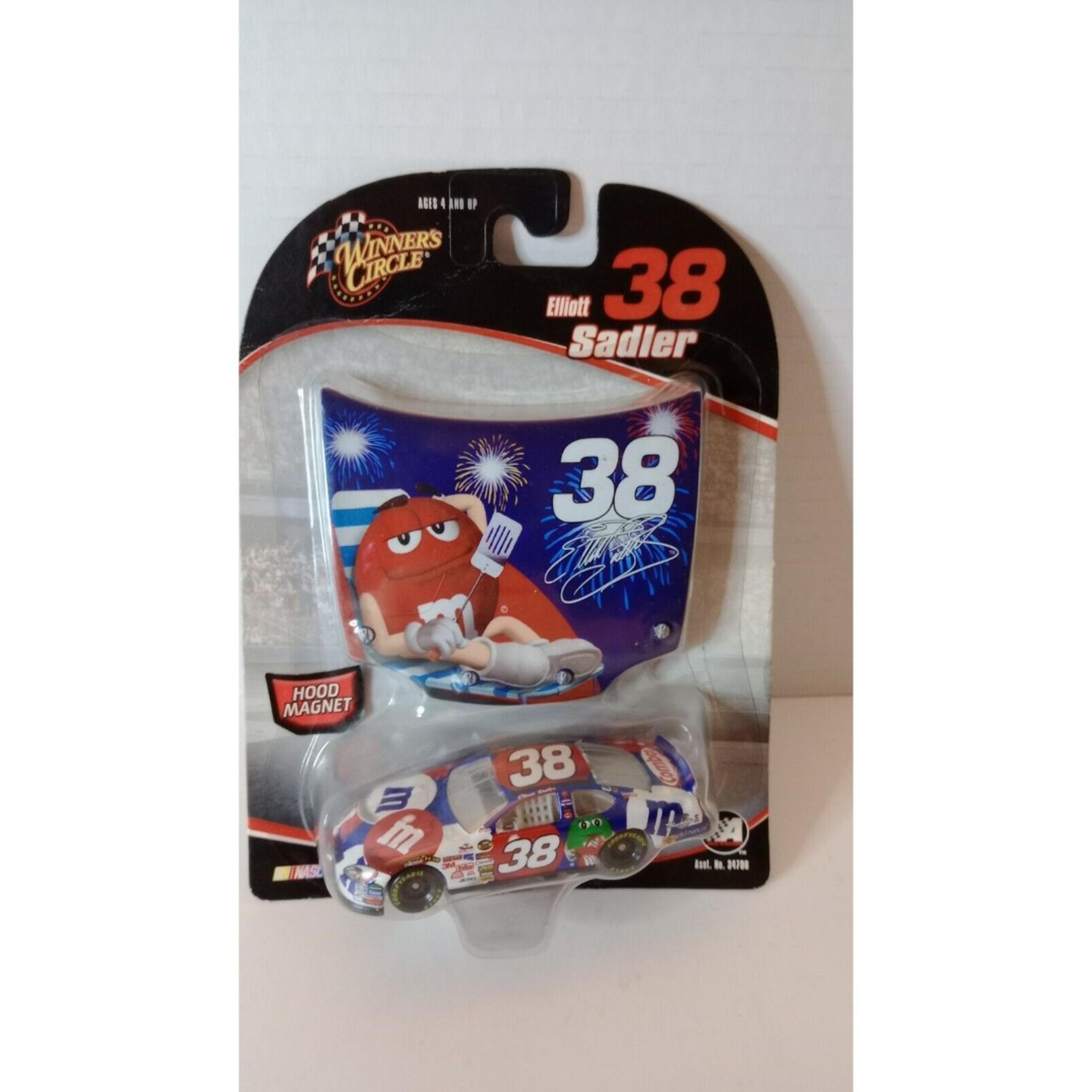 2005 Winner's Circle 1:64 Scale Elliot Sadler #38 M&M's 4th of July Diecast Car