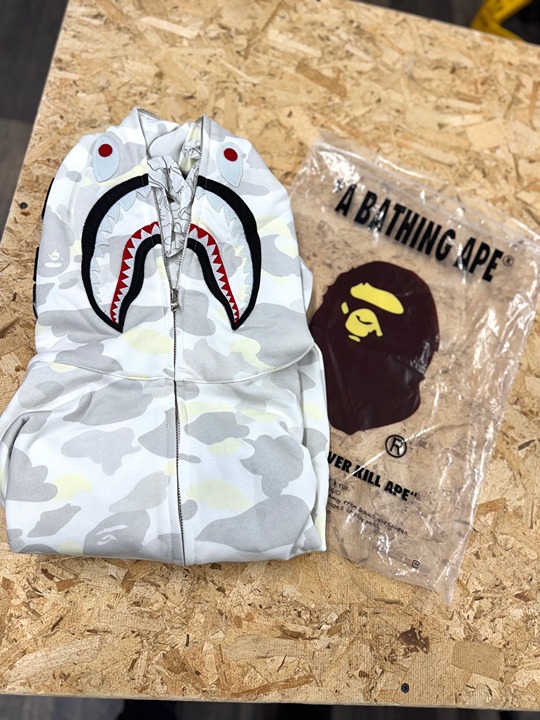 Camo Shark Full Zip Hoodie White, Grey, Yellow (Glow-in-the-Dark) XXL