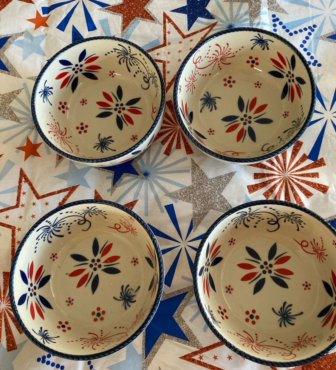 TEMPTATIONS PATRIOTIC FIREWORK BOWLS (SET OF 4)