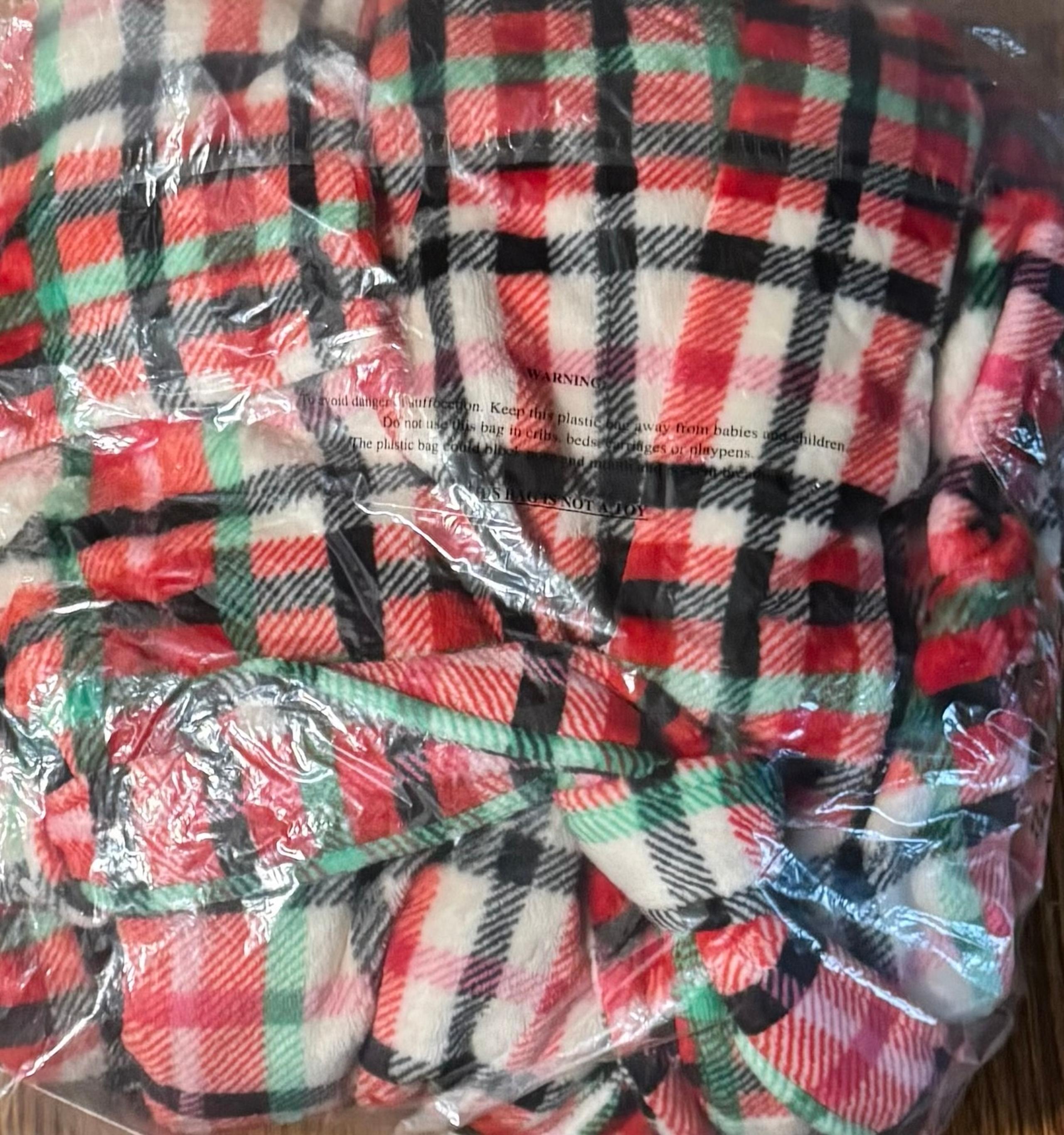 NEW Sonoma Fuzzy Red Plaid Robe Women’s Size Small New In Package Christmas