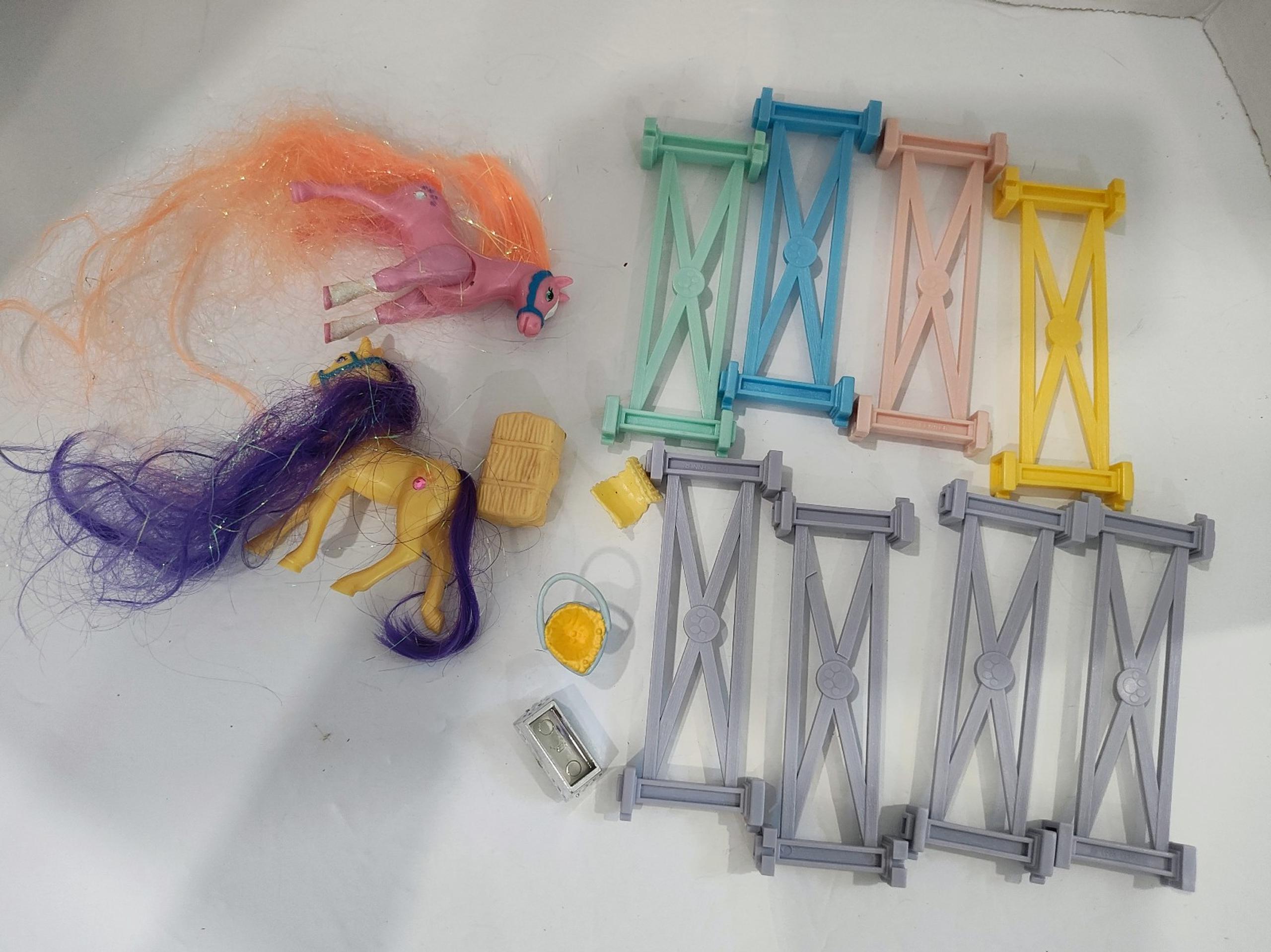 1994 Littlest Pet Shop Pretty Ponies set pieces