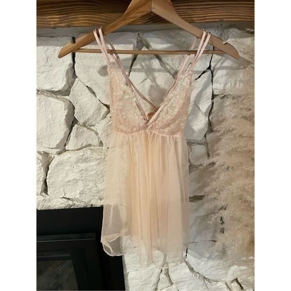 Victoria's Secret Womens Blush Pink Iridescent Chantilly Lace Babydoll Small