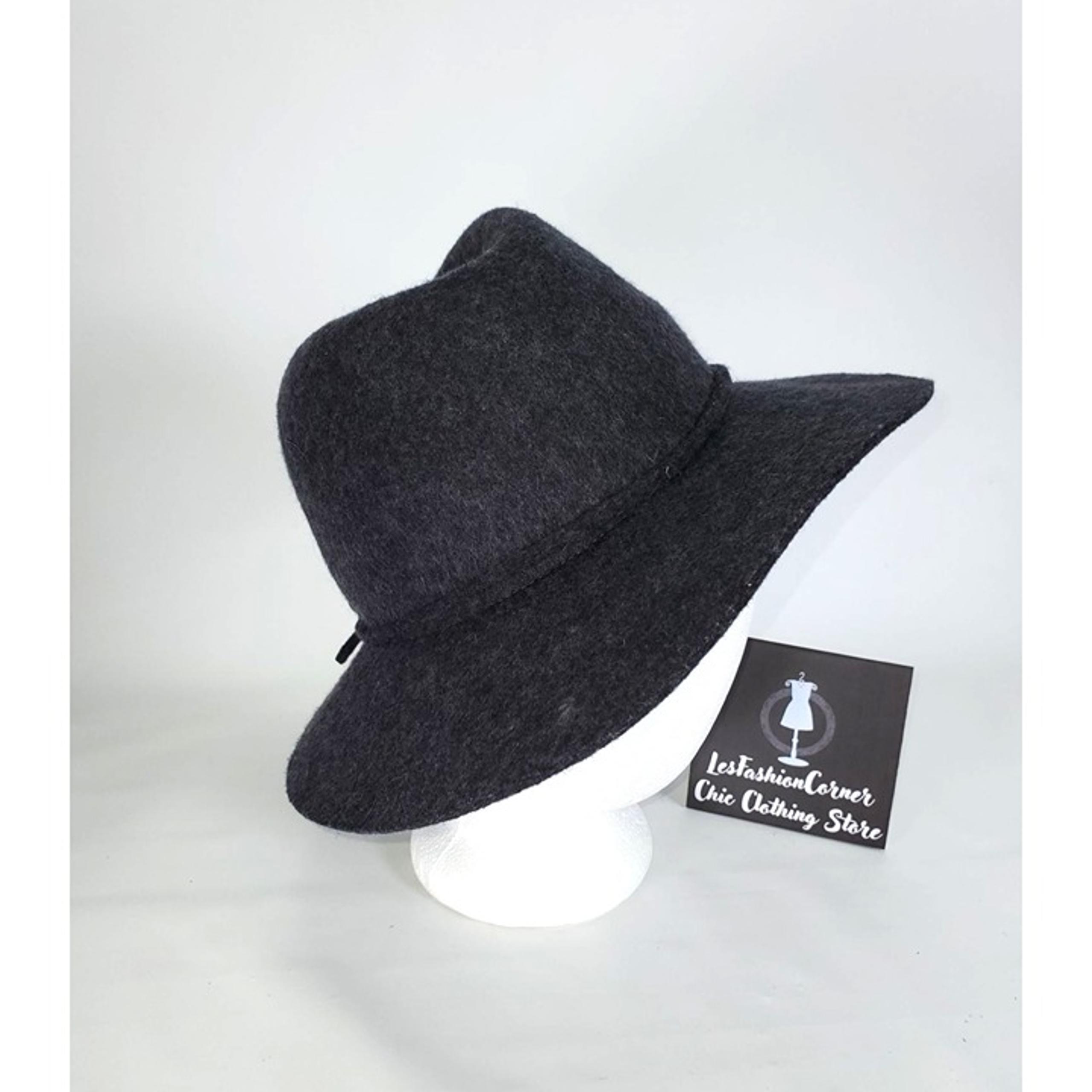 Banana Republic Gray 100% Wool Fedora Hat with Black Trim S/M 1529