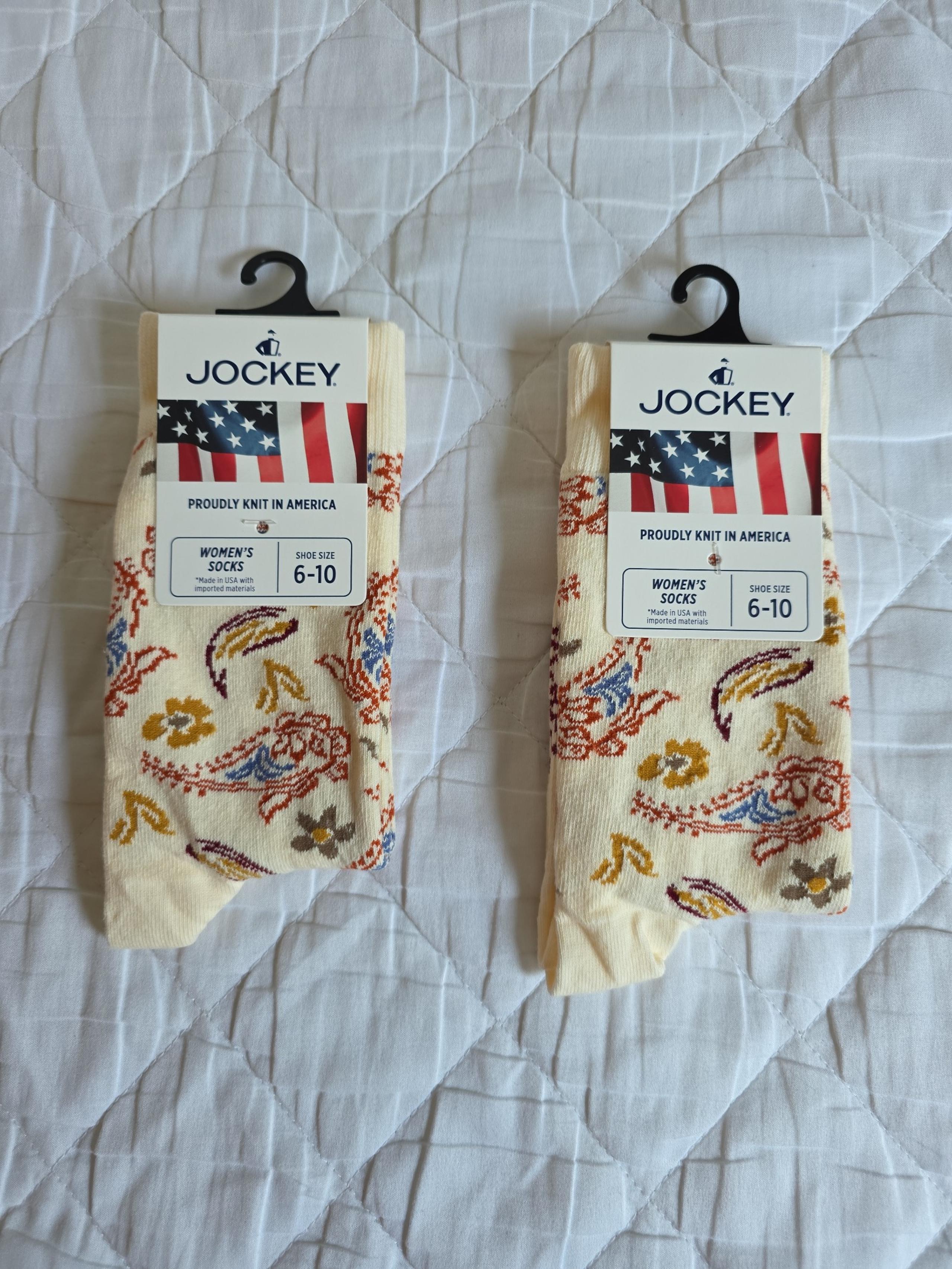 Jockey made in America women's crew socks.  Paisley design.  New.  2 pair. 6-10