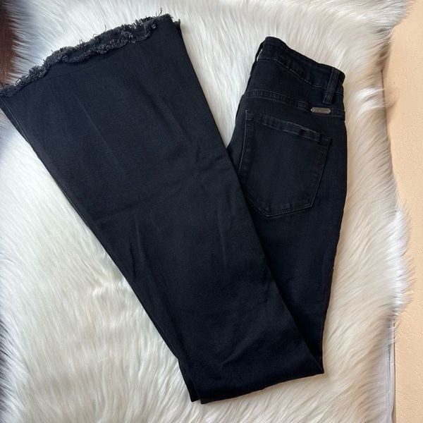 KanCan Kurvy Ultra High Flare Jean Size 24