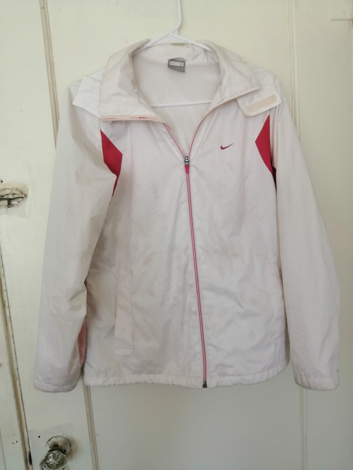 Two Nike top T-shirts and sport hood jacket M L