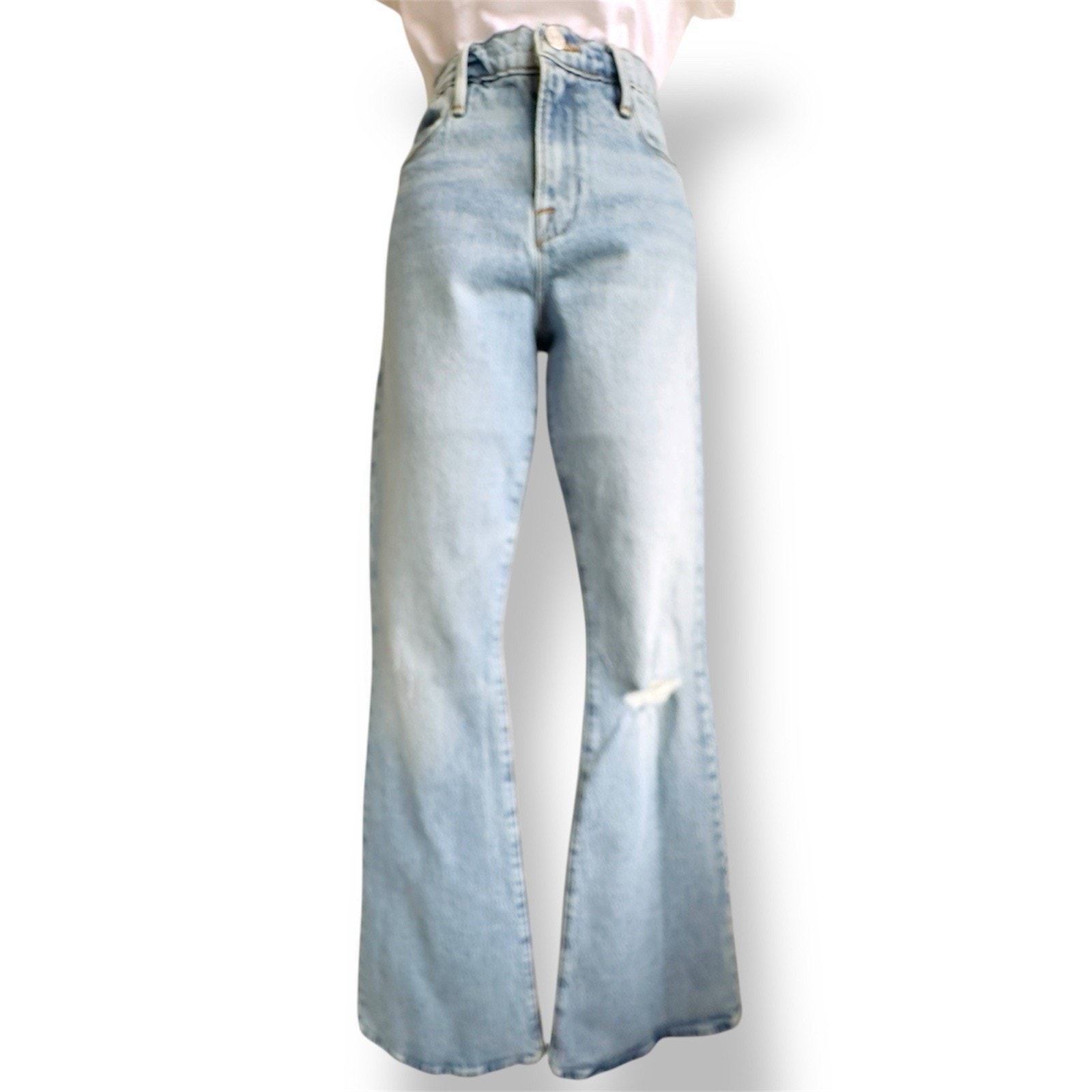 Frame Le High Flare Jeans Distressed High Rise in Light Blue Crystal Beach 29