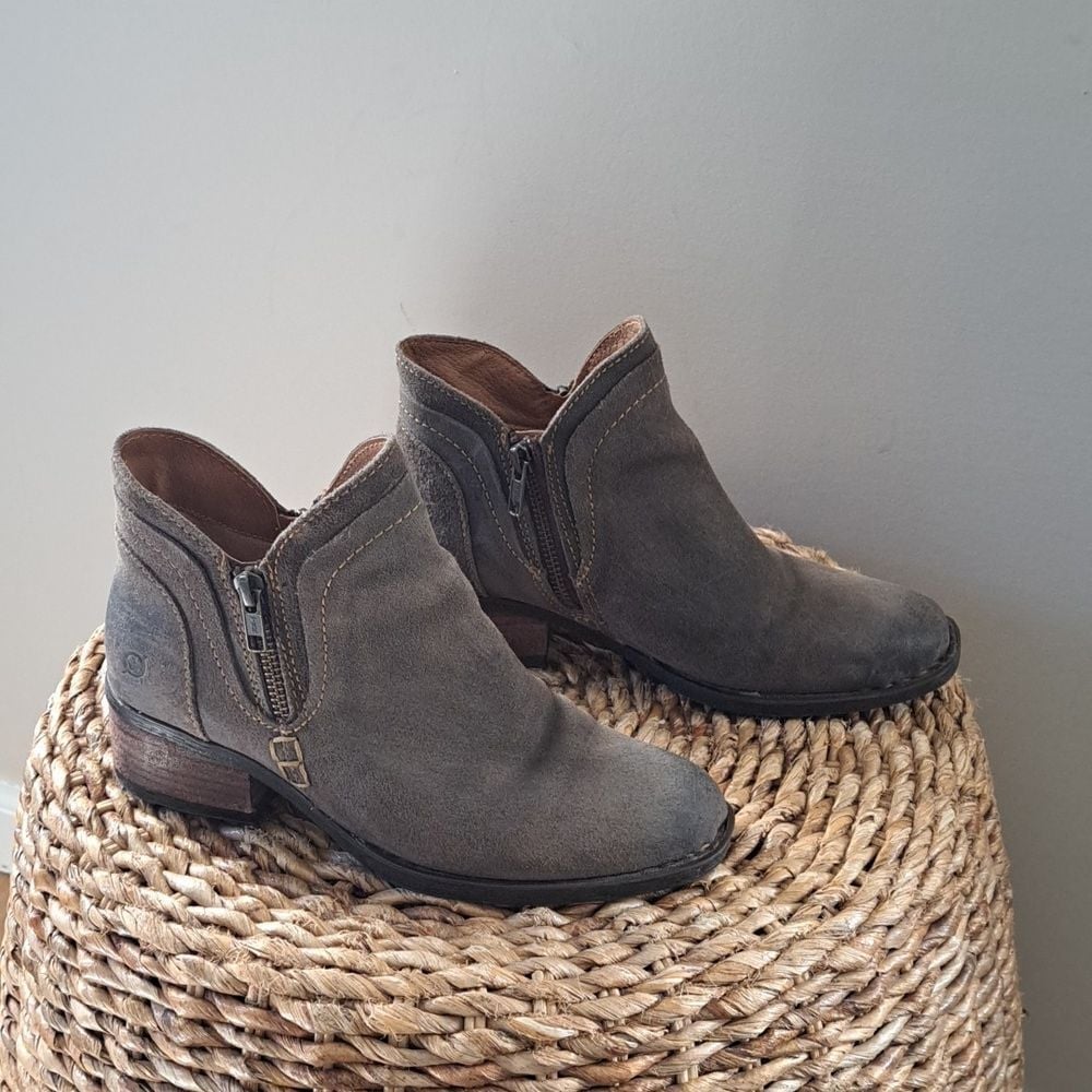 Born Womens Malta II Ankle Boots Taupe/Grey Suede Side Zip 1.75 Heel Size 6.5