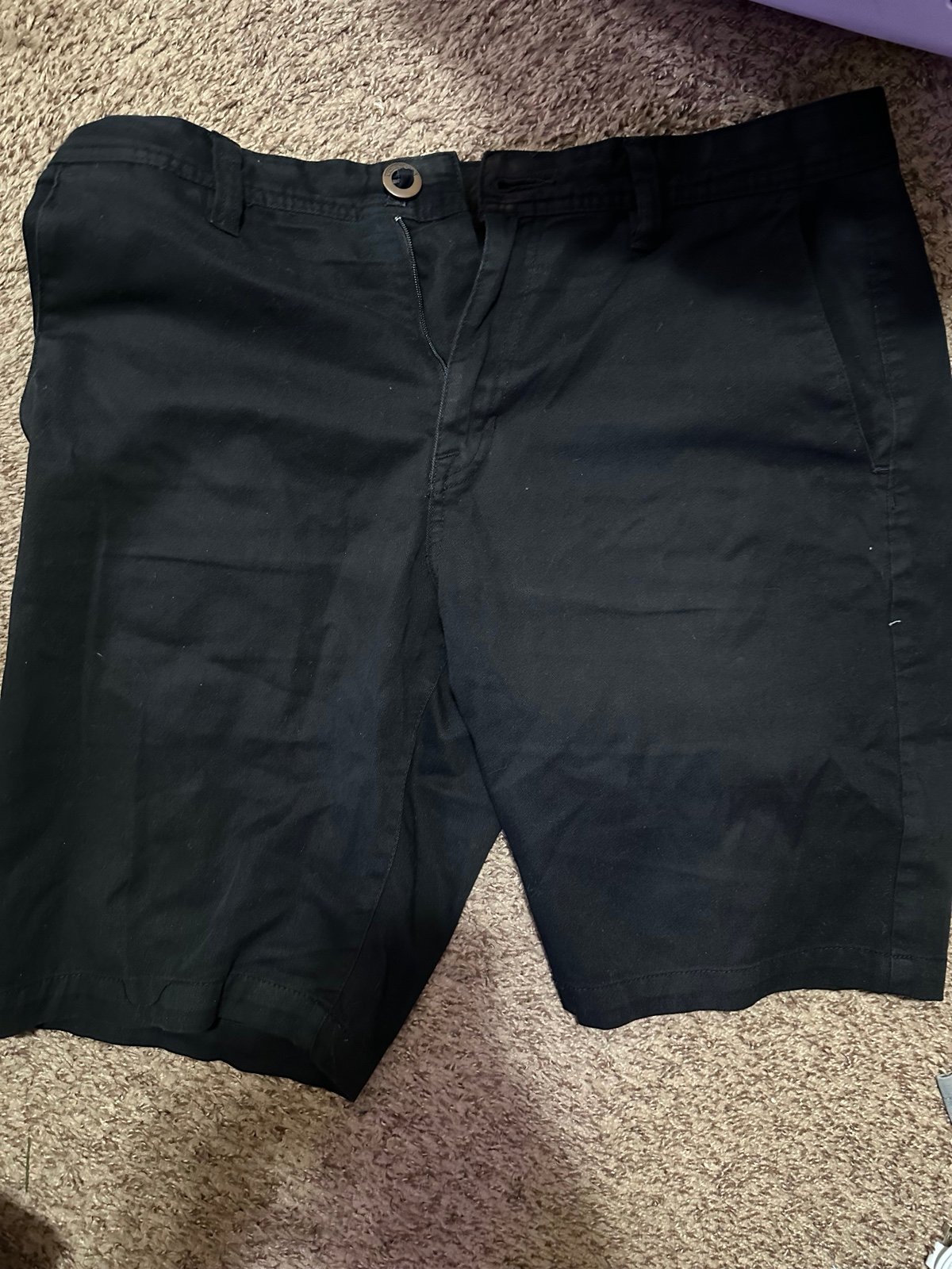 VOLCOM Men’s Shorts. Size 33
