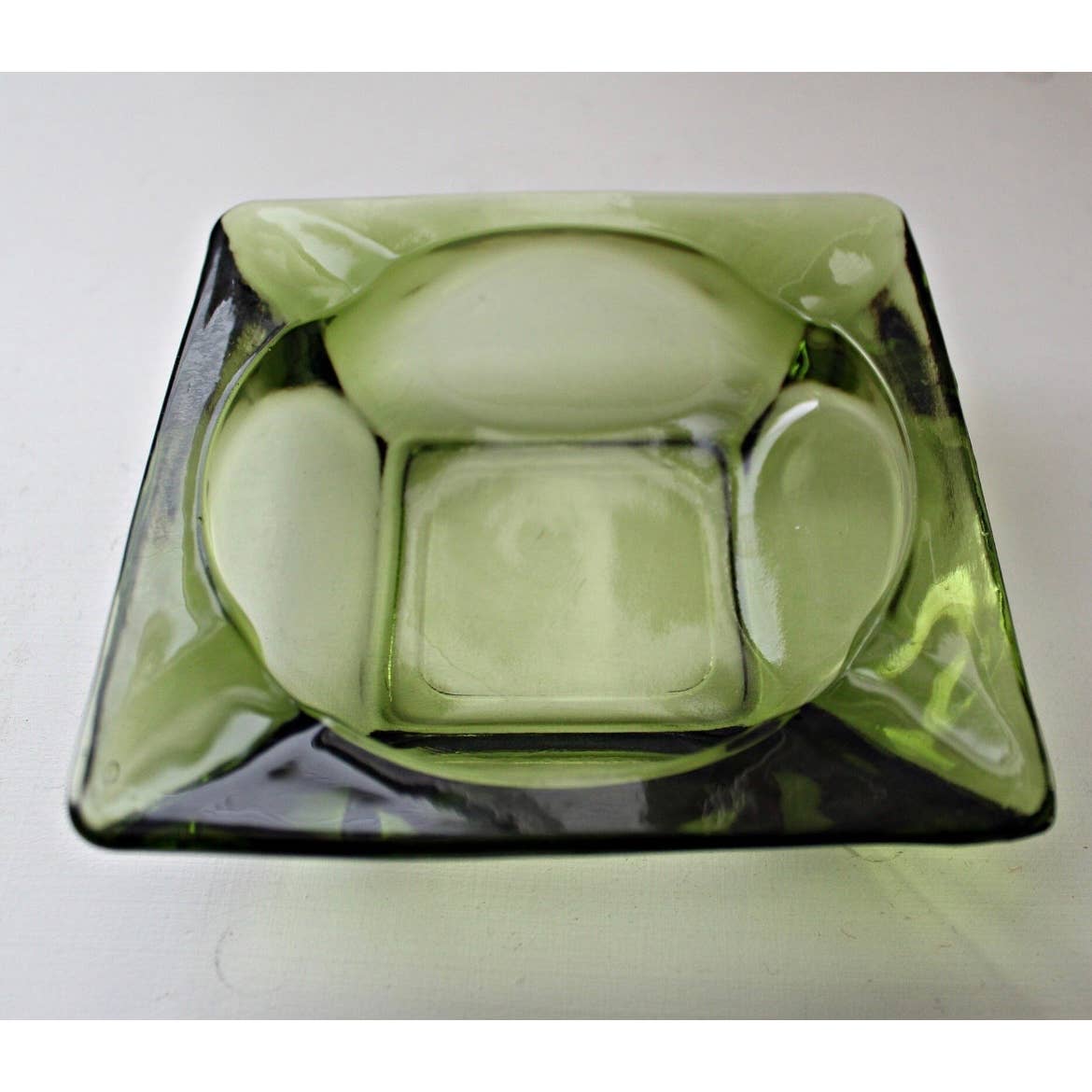 Atomic Style Avocado Green Ashtray Mary Jane Collection Atomic Style Avocado Green Ashtray Mary Jane Collection