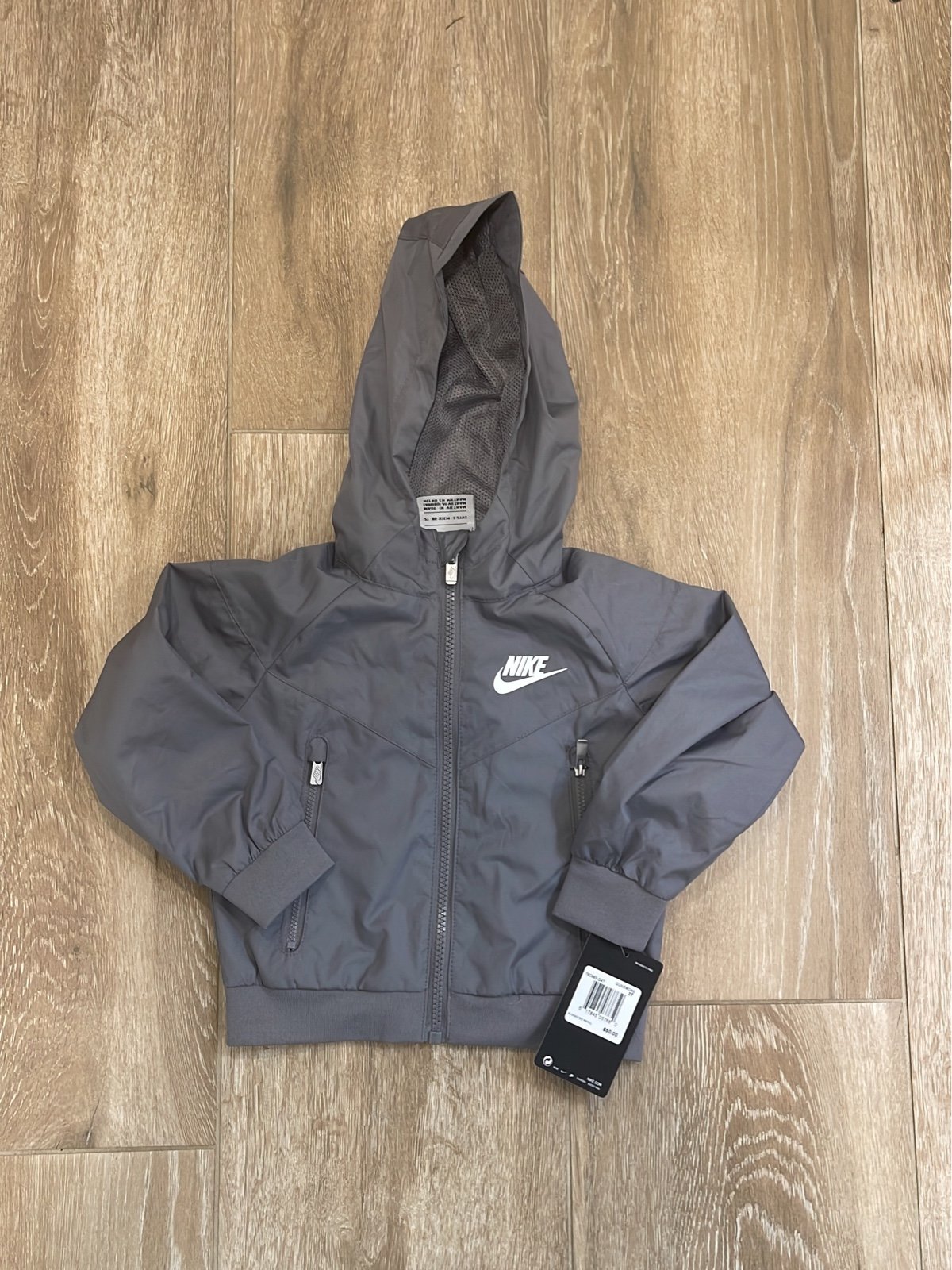 NWT Nike Boys Grey Windbreaker Jacket Size 2T