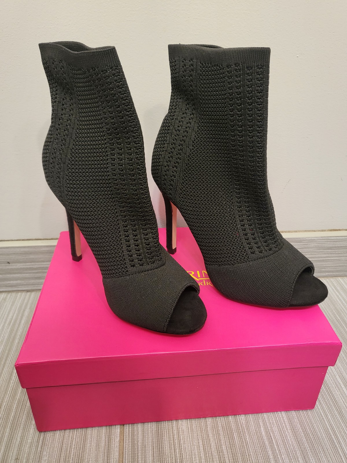NEW Black knit stretch open toe shoes