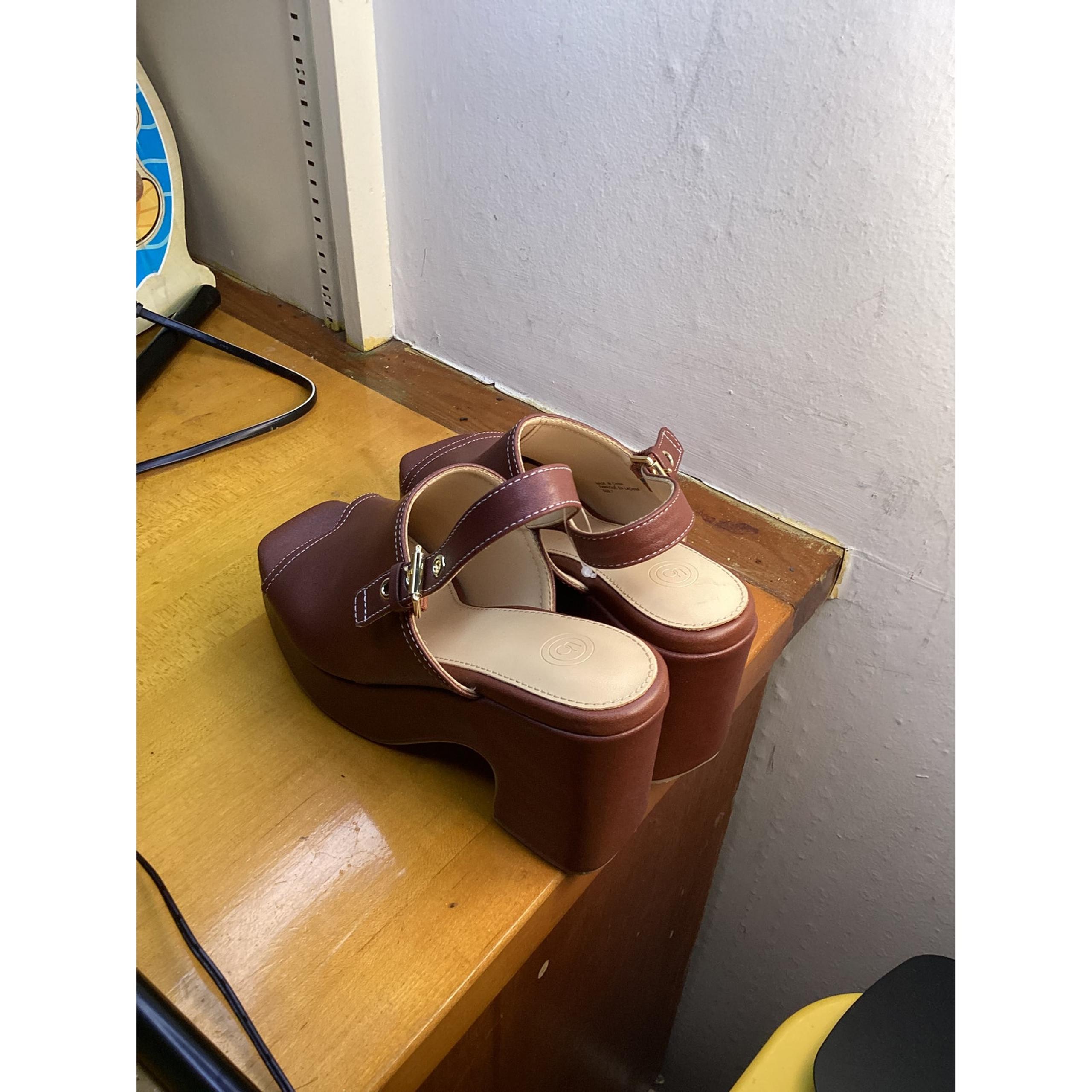 Urban Outfitters Women's Sandals Size 7