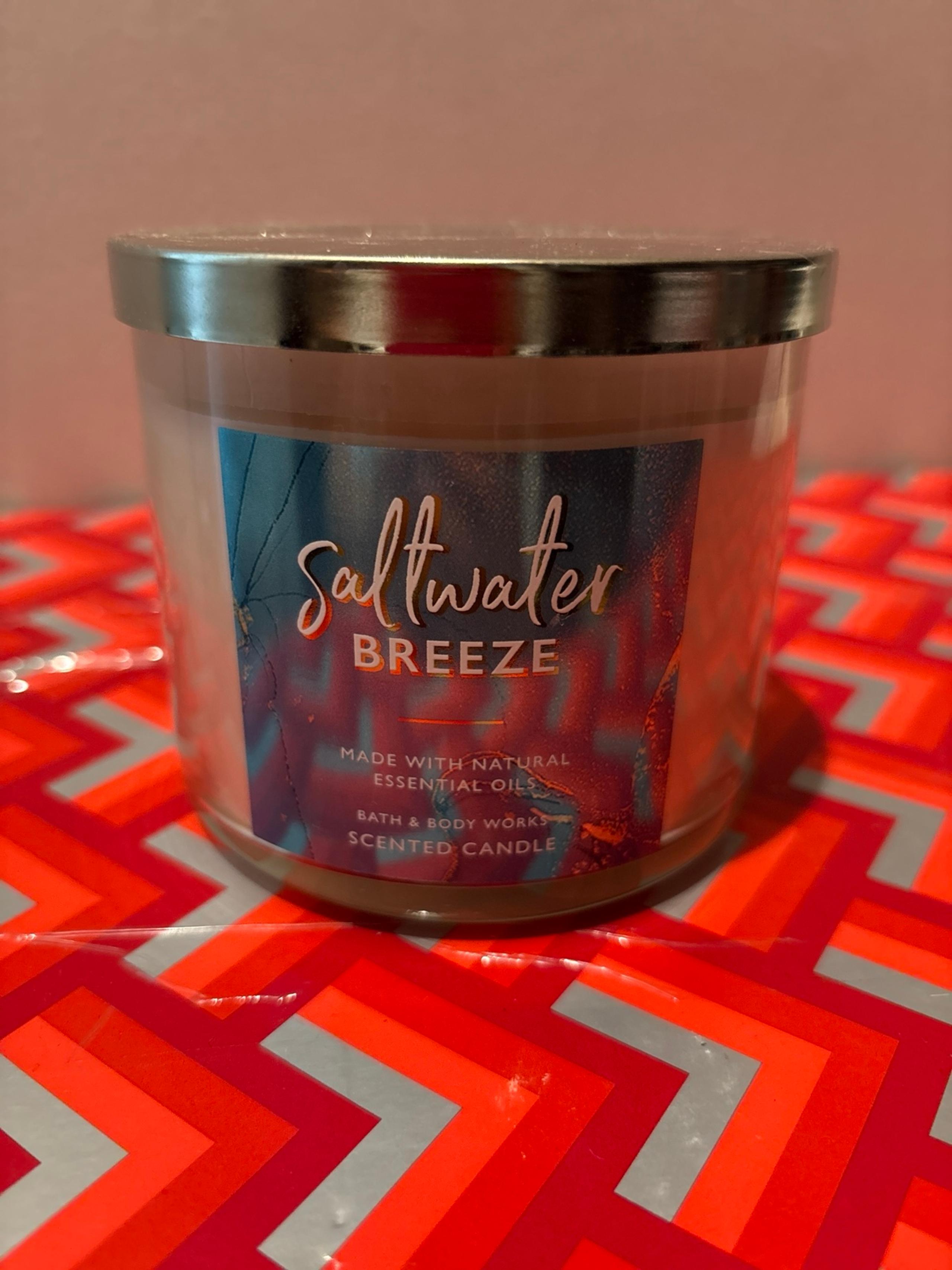 Bath & body Works salt water breeze candle