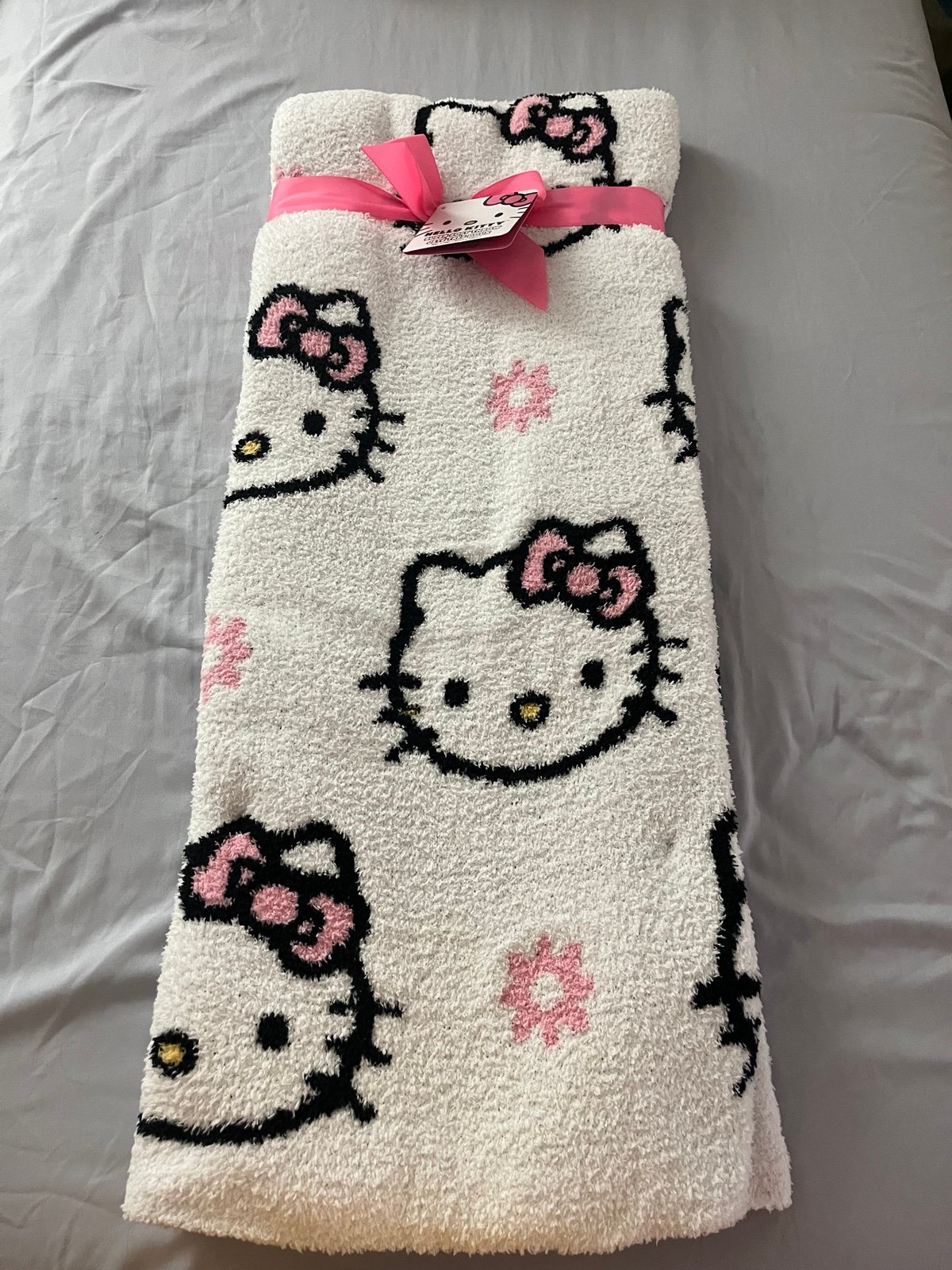 Hello Kitty throw blanket pink and white