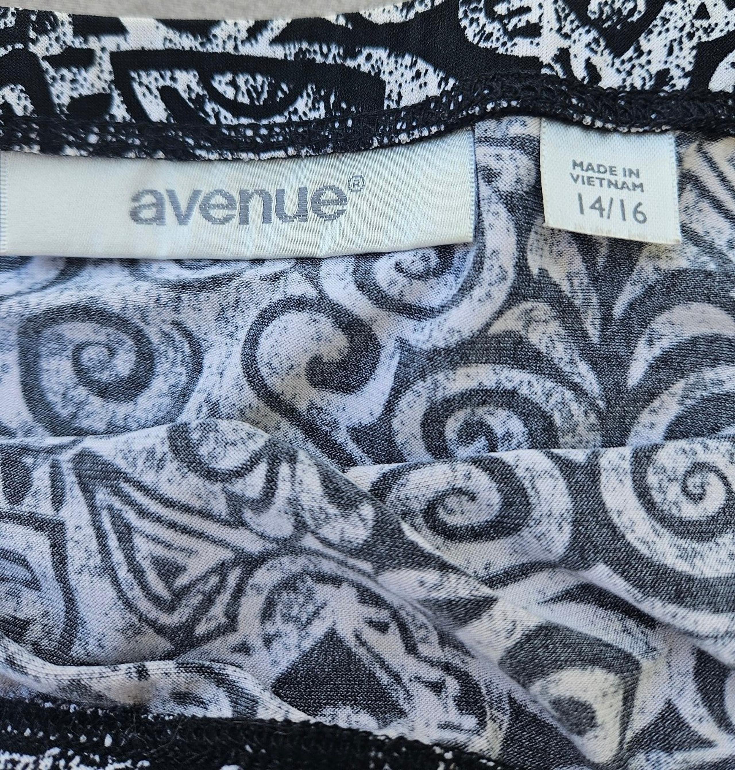 Avenue Black and White Size 14-16 Midi Skirt Excellent