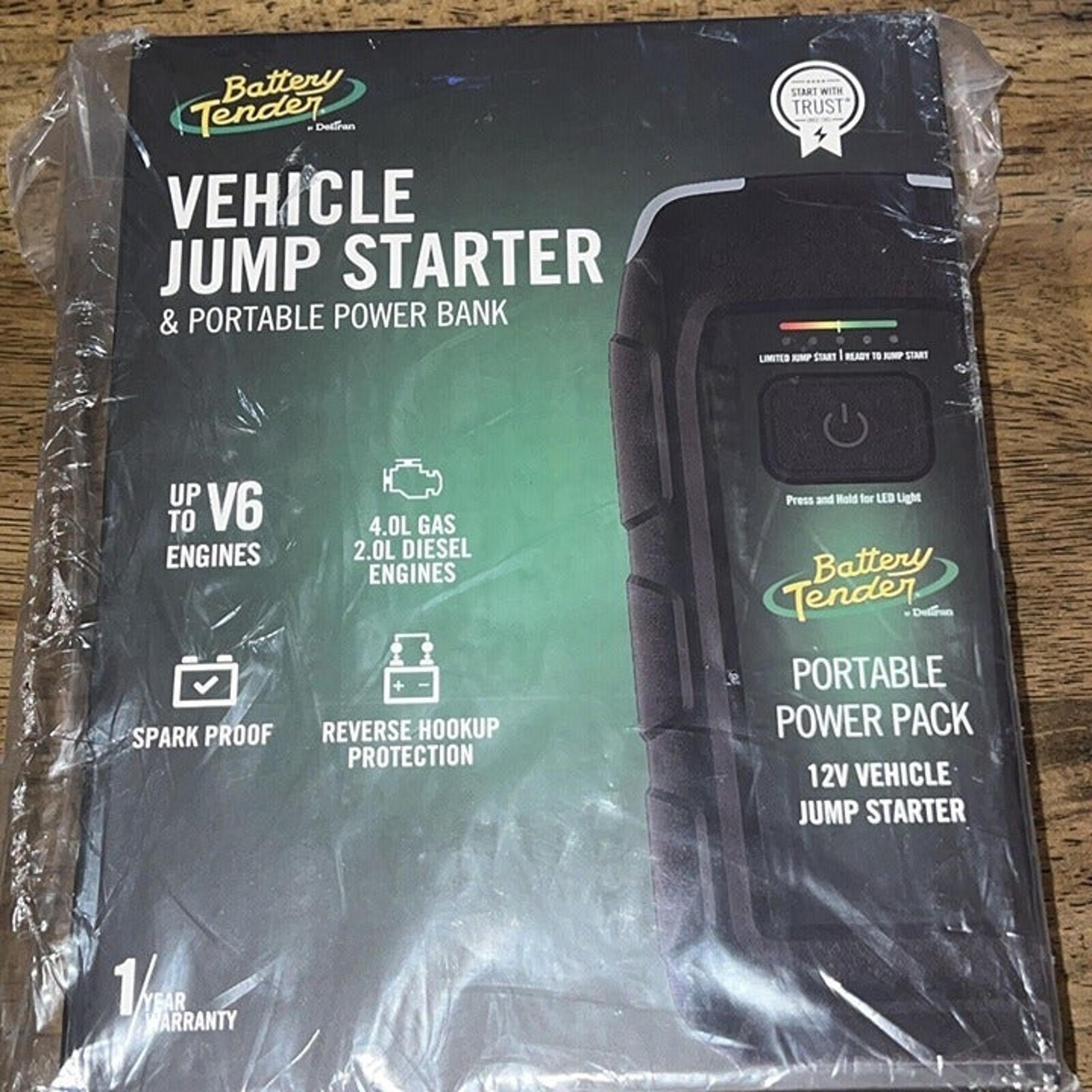 Deltran Battery Tender Vehicle Jump Starter And Portable Power Bank 030-100 NEW