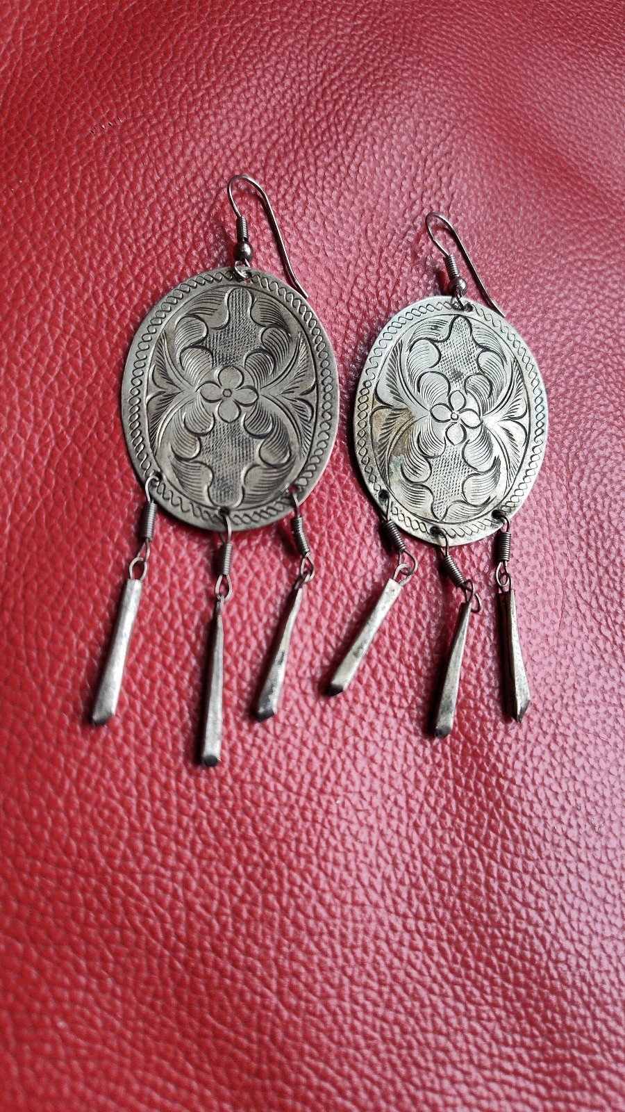 Vintage Hill tribe silver plated etched oval drop earrings
