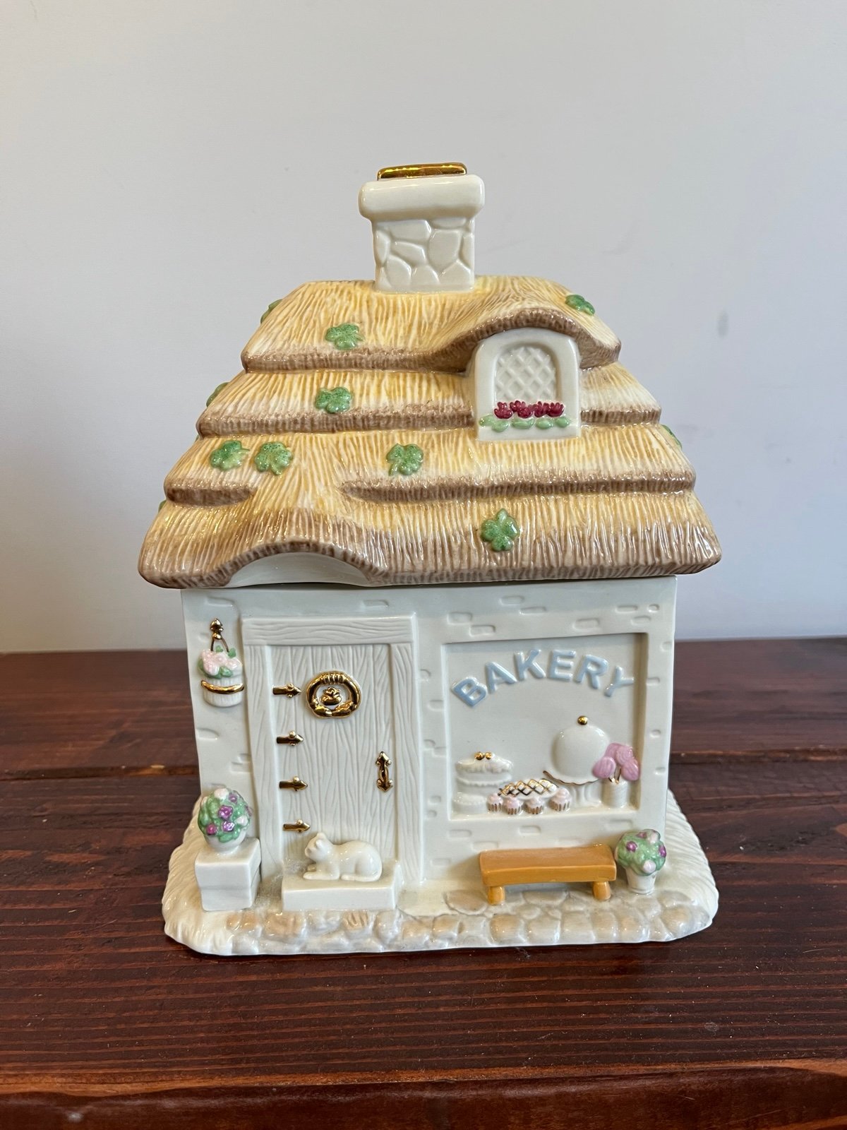 RARE Vintage Y2K 2004 LENOX Irish Blessing COOKIE JAR Canister Bakery Shamrock