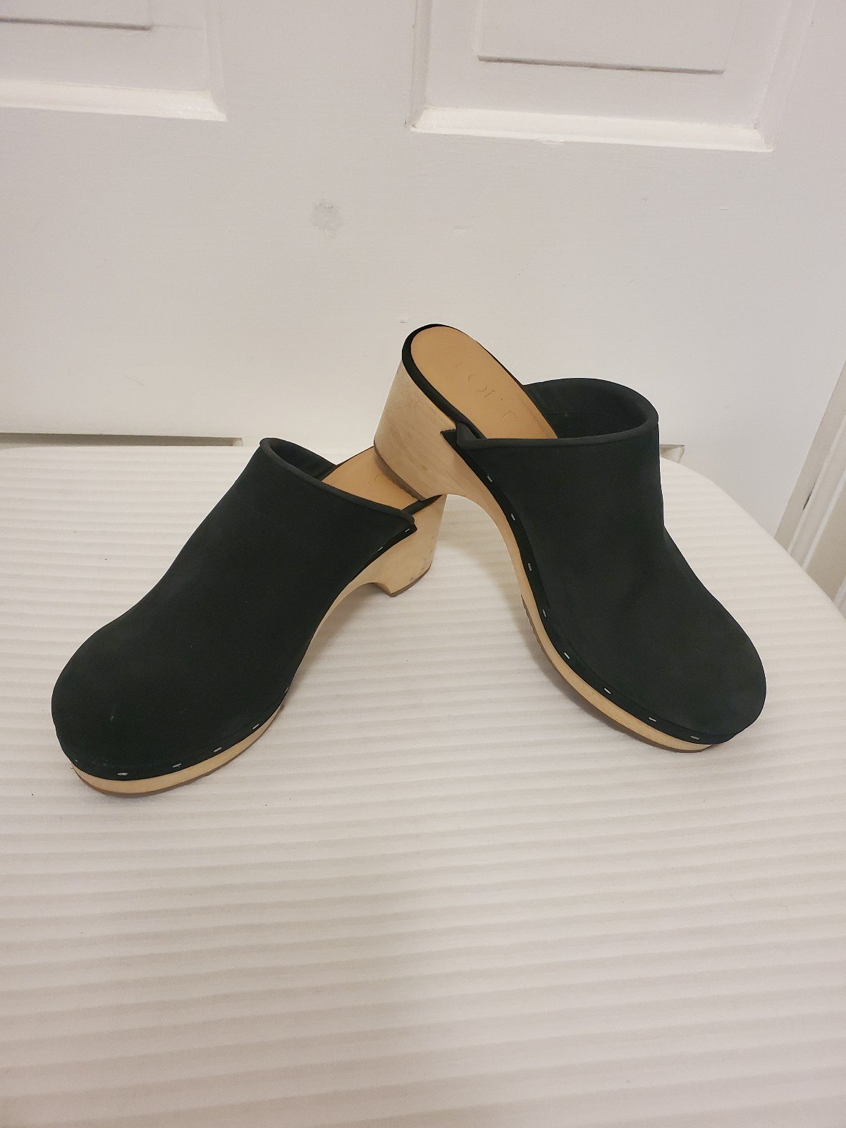 EC LOFT Black Suede Wood Clogs Size 9M, classic, casual, comfy