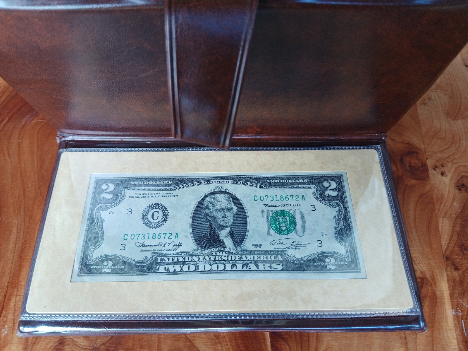 The United States Of America Two Dollar Bicentennial Commemorative Bill (1976)