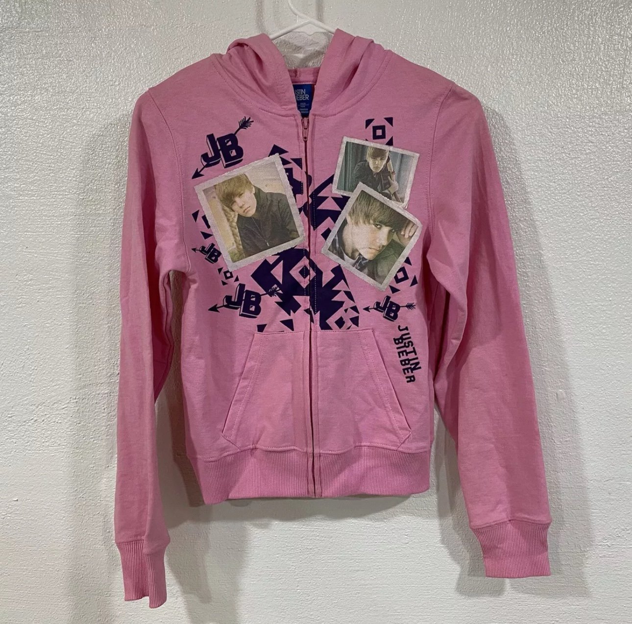 Young Justin Bieber Photo Hoodie WOMENS SMALL Youth Size 14-16 -22x16