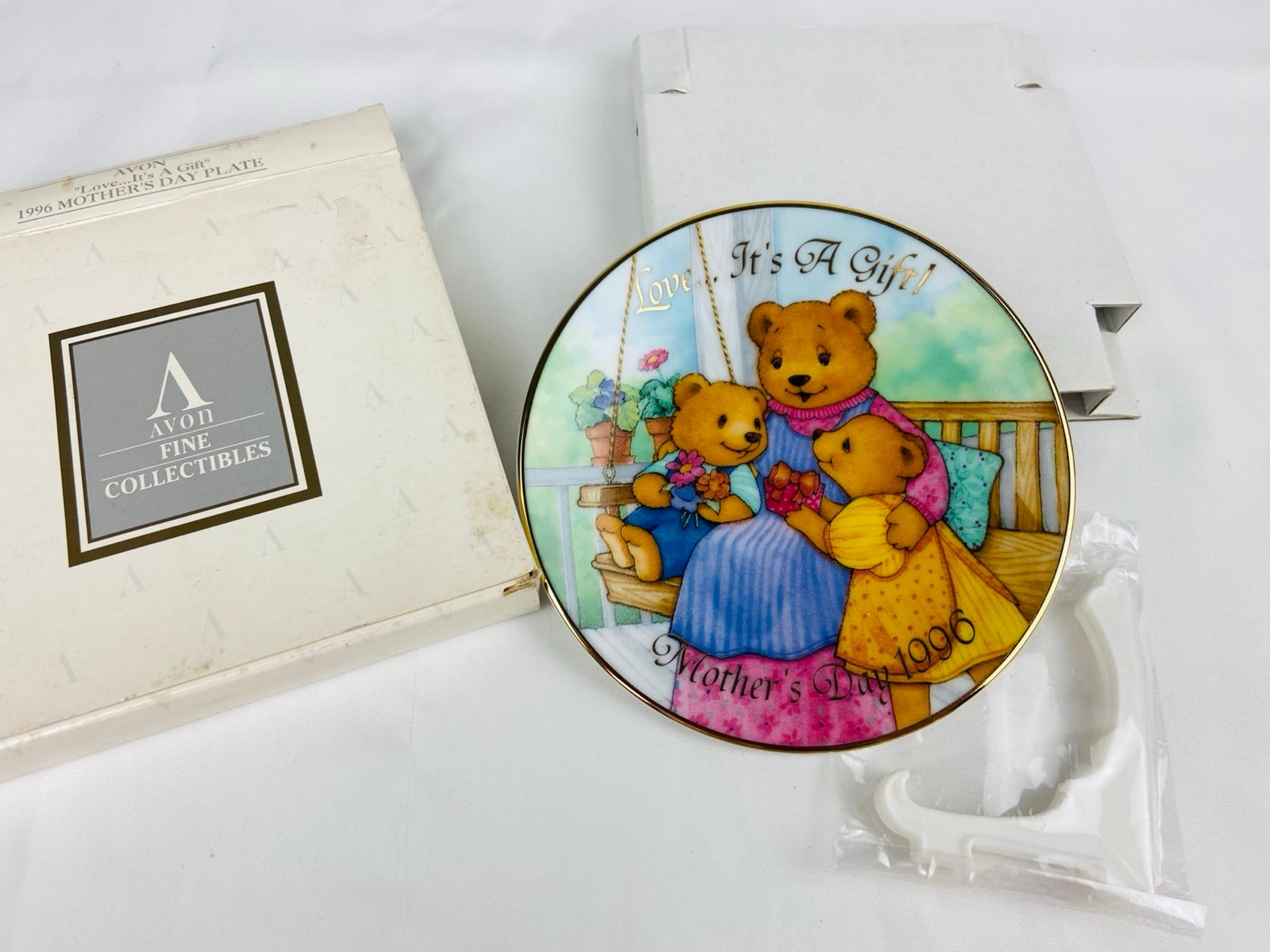 Vintage Avon Porcelain Dish 22K Gold Trim Mothers Day 1996 w/Display Stand & Box