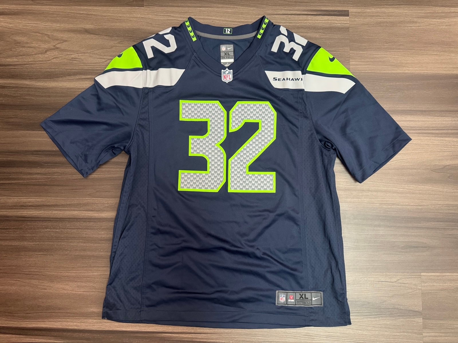 Nike On Field Seattle Seahawks Chris Carson #32 Home Jersey Men’s XL