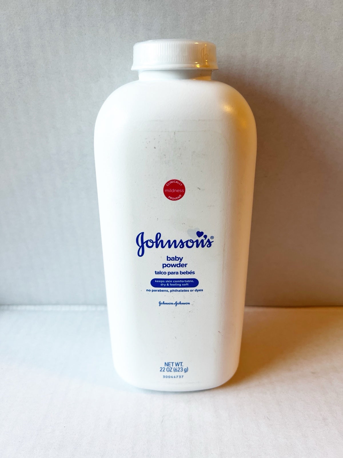 New Johnsons Baby Powder Original Formula 22 oz. Big Talc Sealed Discontinued