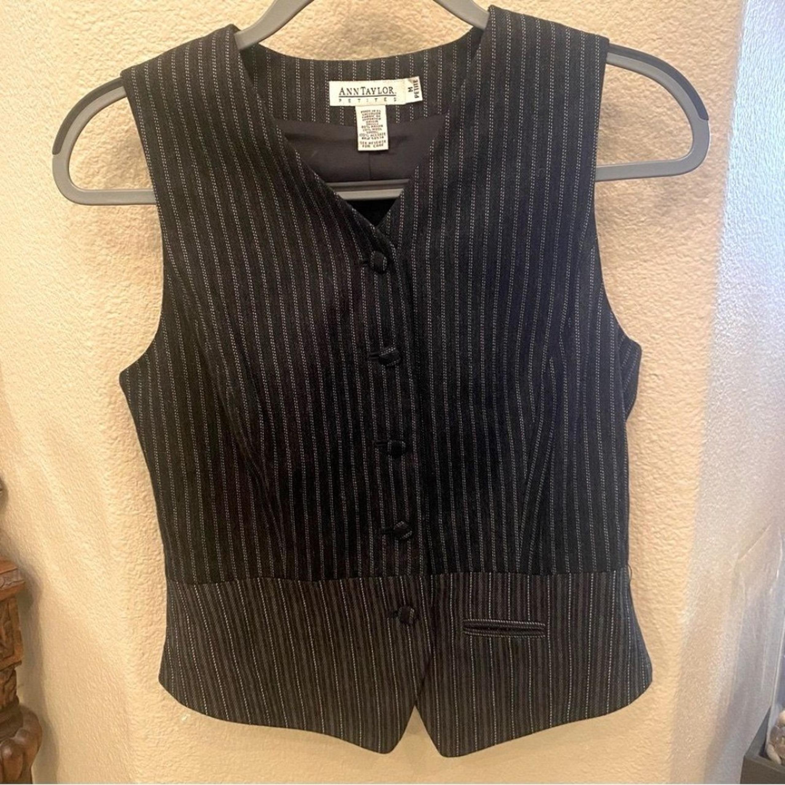 Vintage Ann Taylor Dark Gray Wool Blend Striped Buttoned Vest Size Medium Petite